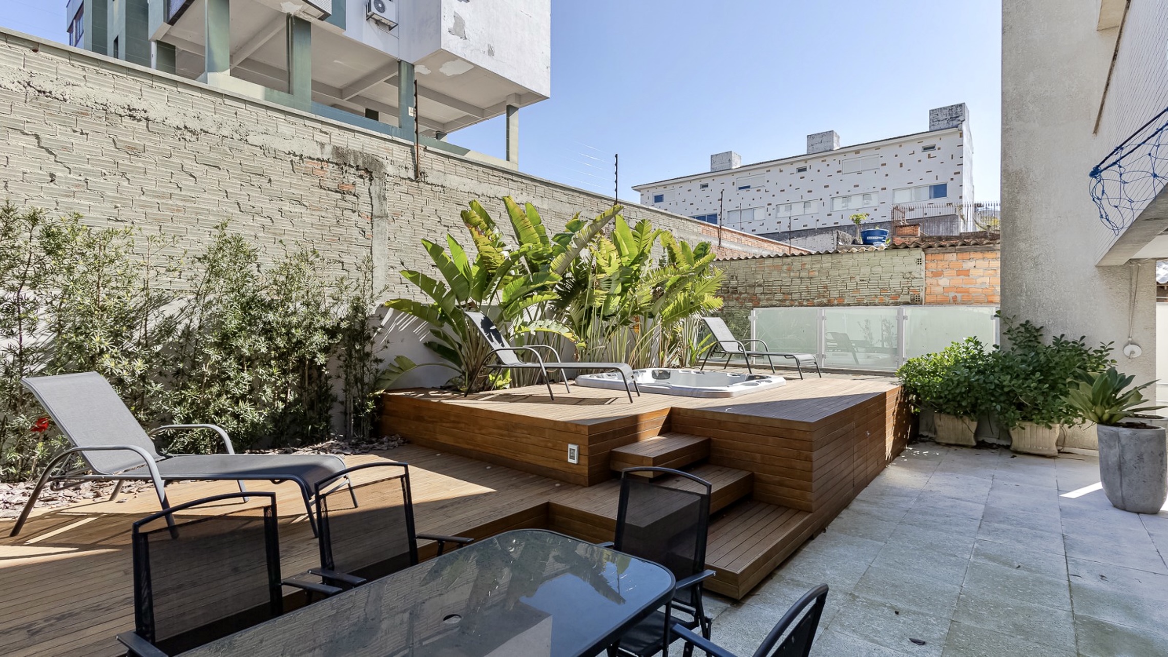 R$ 890.000 - MARAVILHOSO GARDEN - TERRA&Ccedil;O - JACUZZI - 151M2 - 2 SU&Iacute;TES - 2 VAGAS Rua João Paetzel Porto Alegre - 