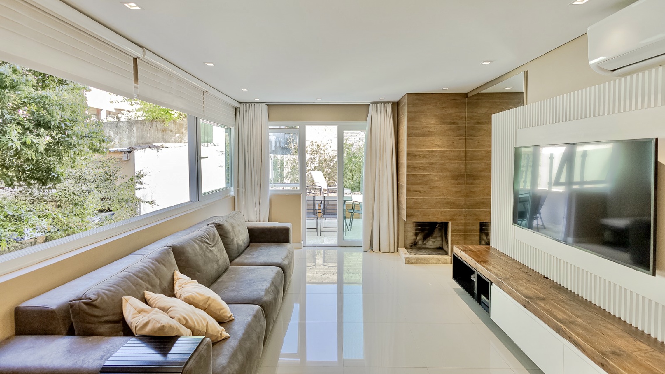 R$ 890.000 - MARAVILHOSO GARDEN - TERRA&Ccedil;O - JACUZZI - 151M2 - 2 SU&Iacute;TES - 2 VAGAS Rua João Paetzel Porto Alegre - 