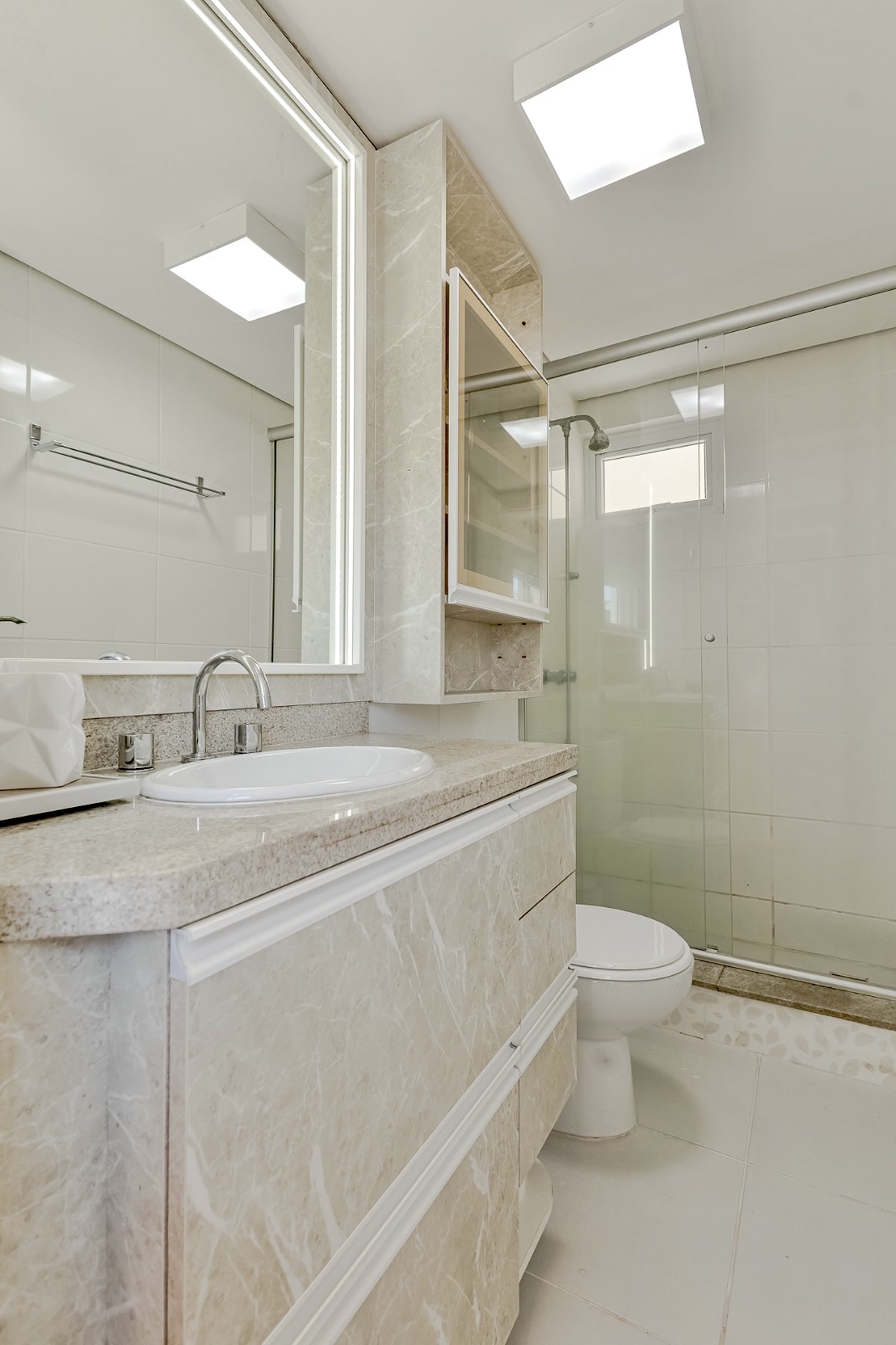 R$ 890.000 - MARAVILHOSO GARDEN - TERRA&Ccedil;O - JACUZZI - 151M2 - 2 SU&Iacute;TES - 2 VAGAS Rua João Paetzel Porto Alegre - 