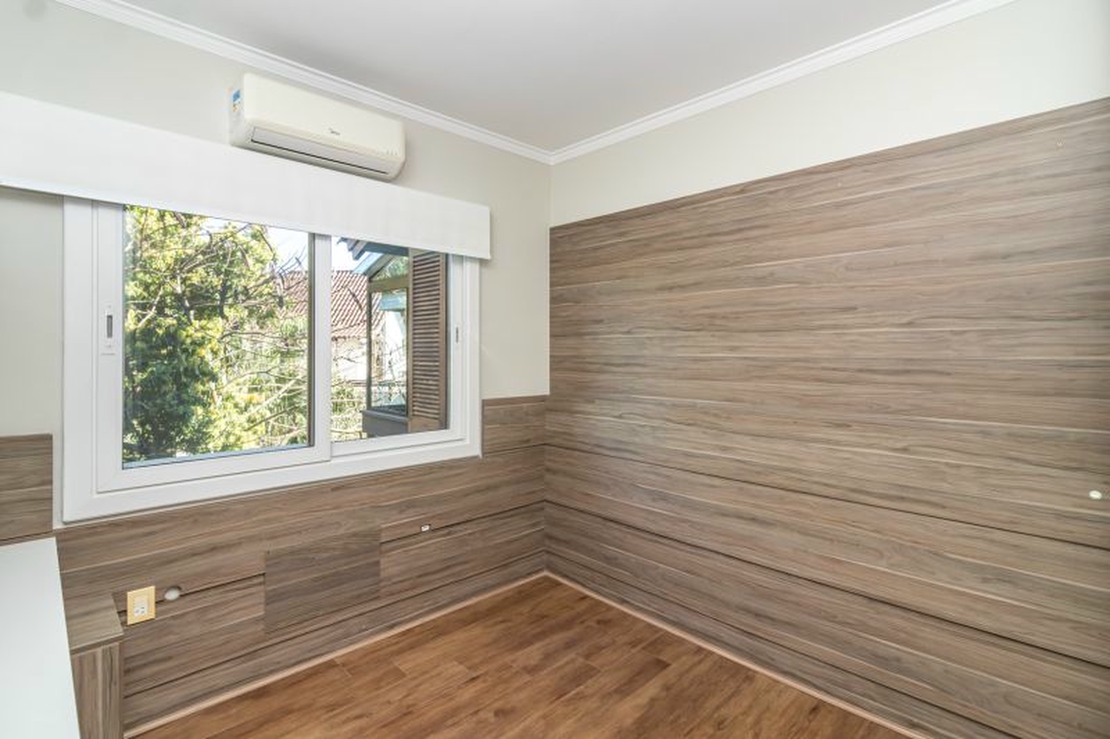 R$ 1.200.000 - COBERTURA DUPLEX - CONDOM&Iacute;NIO RIVERSIDES - 213M2 - 3 DORM - SU&Iacute;TE - 2 VAGAS Rua Dea Coufal Porto Alegre - 