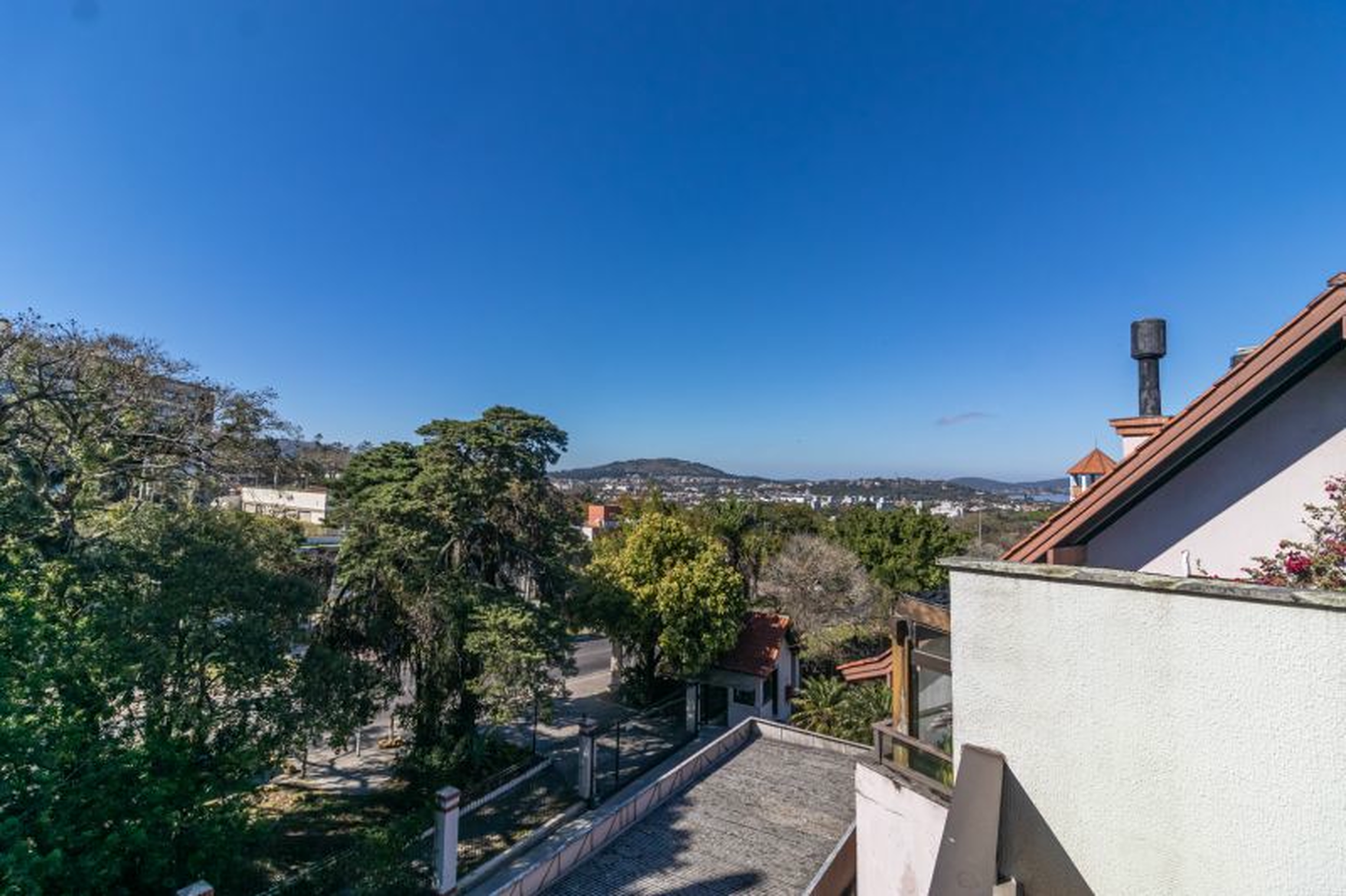 R$ 1.200.000 - COBERTURA DUPLEX - CONDOM&Iacute;NIO RIVERSIDES - 213M2 - 3 DORM - SU&Iacute;TE - 2 VAGAS Rua Dea Coufal Porto Alegre - 