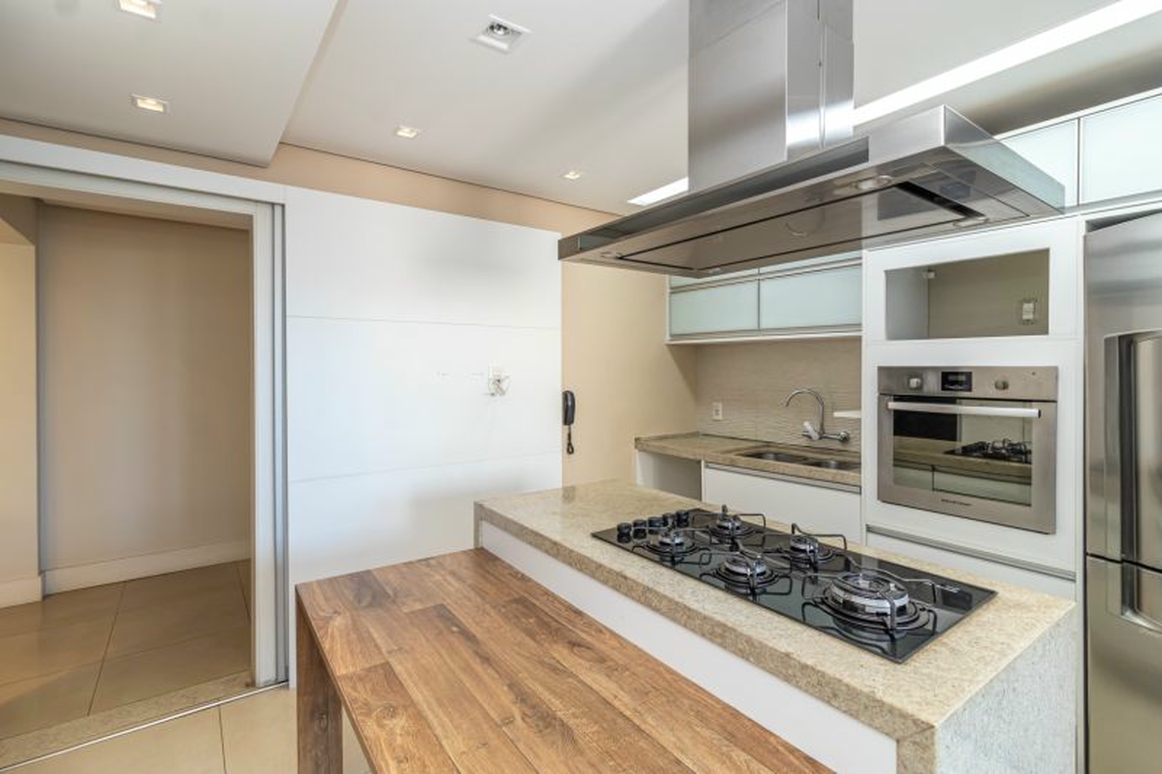 R$ 1.200.000 - COBERTURA DUPLEX - CONDOM&Iacute;NIO RIVERSIDES - 213M2 - 3 DORM - SU&Iacute;TE - 2 VAGAS Rua Dea Coufal Porto Alegre - 