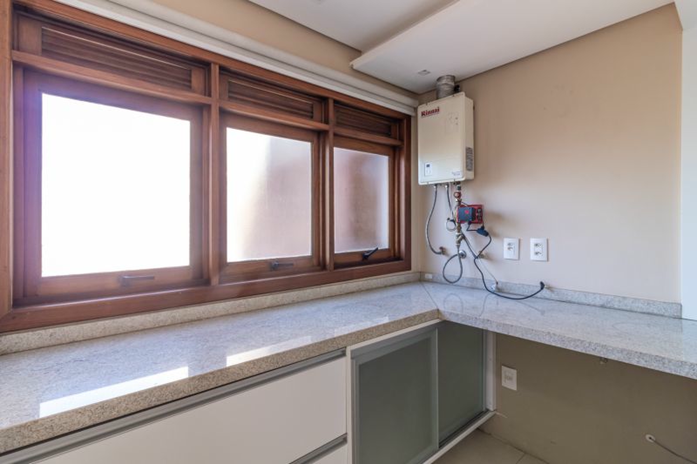 R$ 1.200.000 - COBERTURA DUPLEX - CONDOM&Iacute;NIO RIVERSIDES - 213M2 - 3 DORM - SU&Iacute;TE - 2 VAGAS Rua Dea Coufal Porto Alegre - 