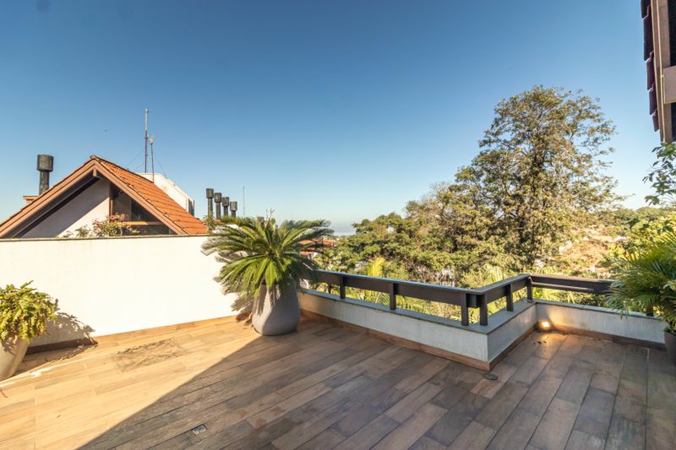 R$ 1.200.000 - COBERTURA DUPLEX - CONDOM&Iacute;NIO RIVERSIDES - 213M2 - 3 DORM - SU&Iacute;TE - 2 VAGAS Rua Dea Coufal Porto Alegre - 