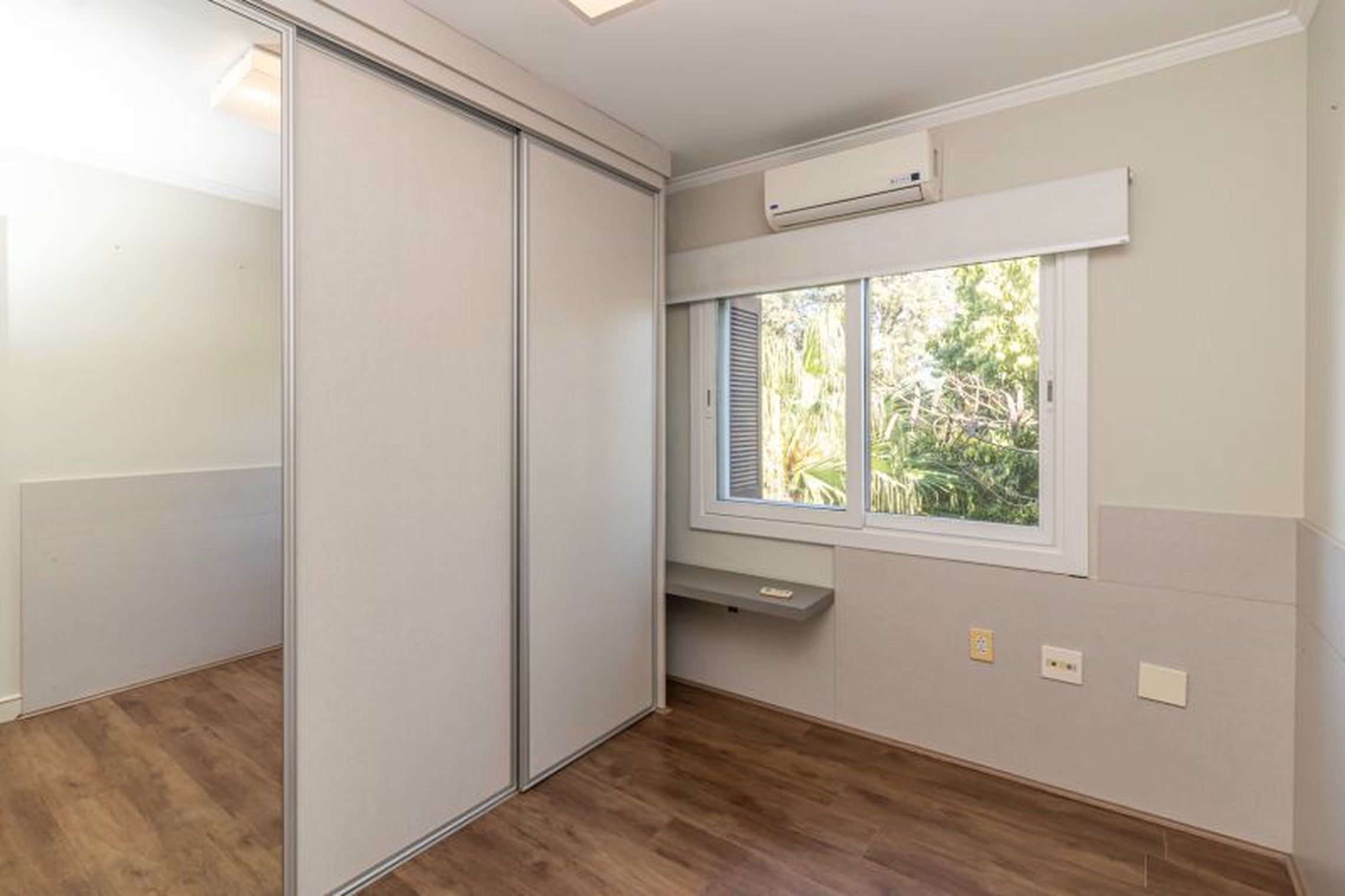 R$ 1.200.000 - COBERTURA DUPLEX - CONDOM&Iacute;NIO RIVERSIDES - 213M2 - 3 DORM - SU&Iacute;TE - 2 VAGAS Rua Dea Coufal Porto Alegre - 