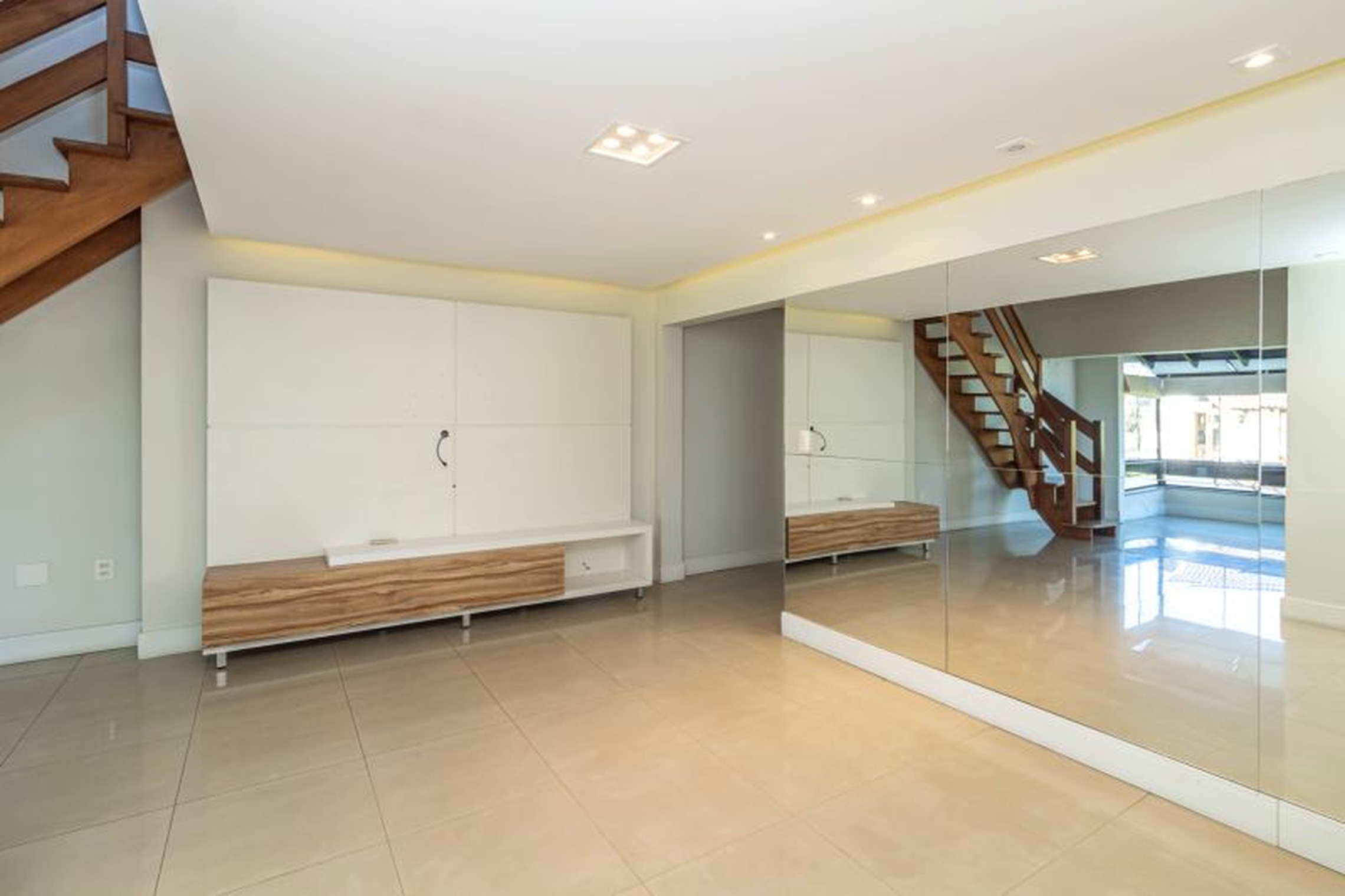 R$ 1.200.000 - COBERTURA DUPLEX - CONDOM&Iacute;NIO RIVERSIDES - 213M2 - 3 DORM - SU&Iacute;TE - 2 VAGAS Rua Dea Coufal Porto Alegre - 