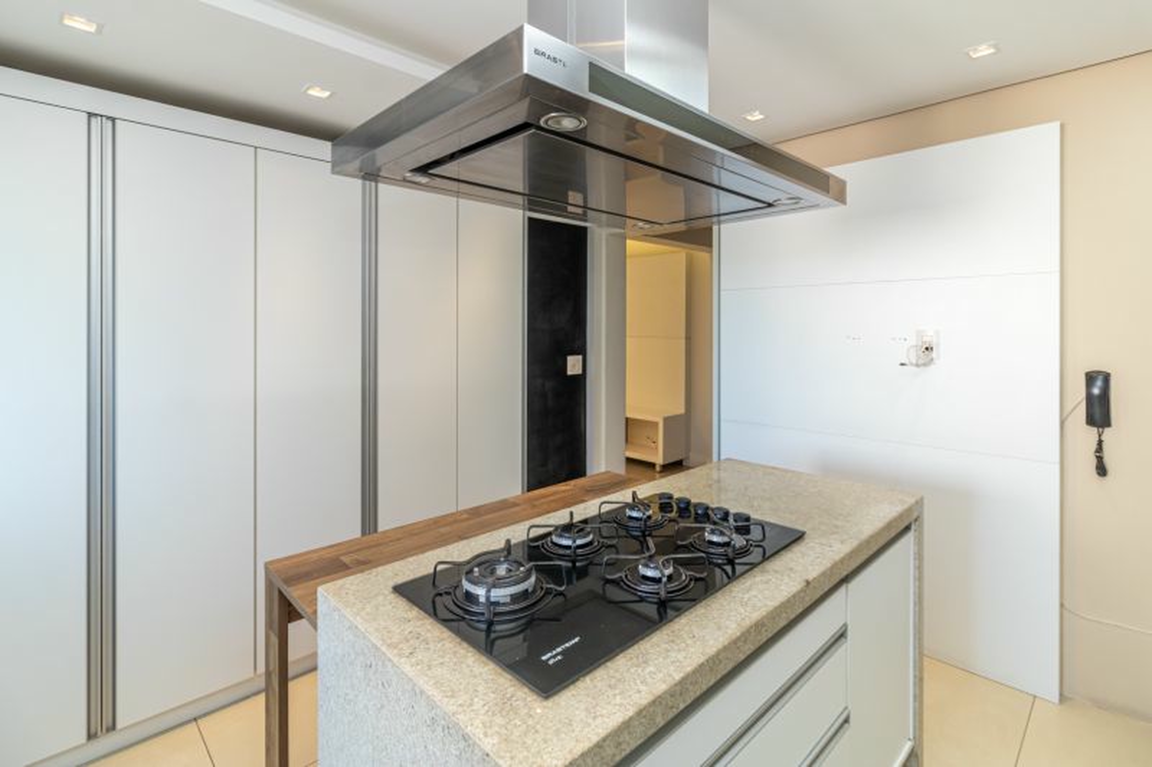 R$ 1.200.000 - COBERTURA DUPLEX - CONDOM&Iacute;NIO RIVERSIDES - 213M2 - 3 DORM - SU&Iacute;TE - 2 VAGAS Rua Dea Coufal Porto Alegre - 