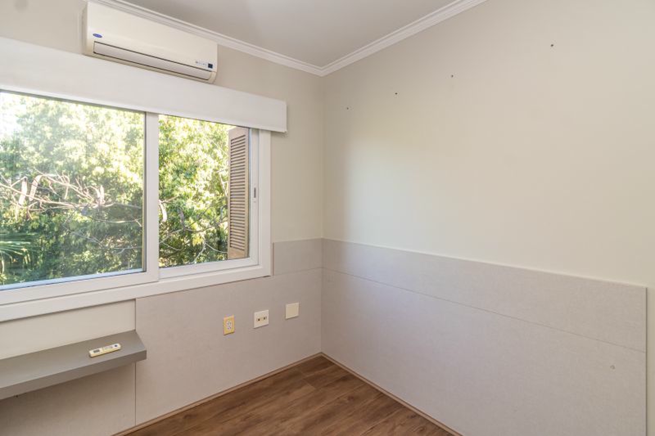 R$ 1.200.000 - COBERTURA DUPLEX - CONDOM&Iacute;NIO RIVERSIDES - 213M2 - 3 DORM - SU&Iacute;TE - 2 VAGAS Rua Dea Coufal Porto Alegre - 