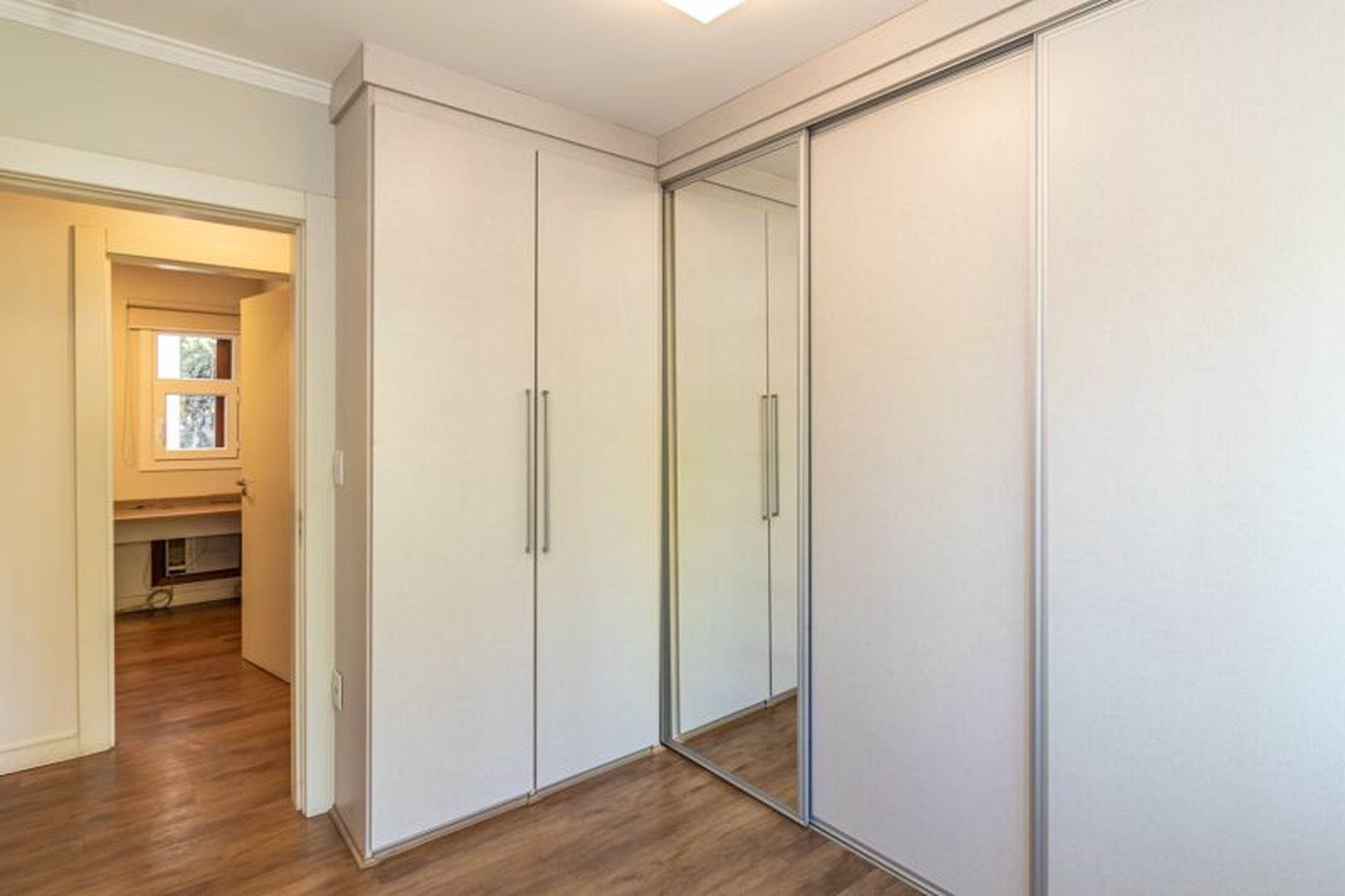 R$ 1.200.000 - COBERTURA DUPLEX - CONDOM&Iacute;NIO RIVERSIDES - 213M2 - 3 DORM - SU&Iacute;TE - 2 VAGAS Rua Dea Coufal Porto Alegre - 