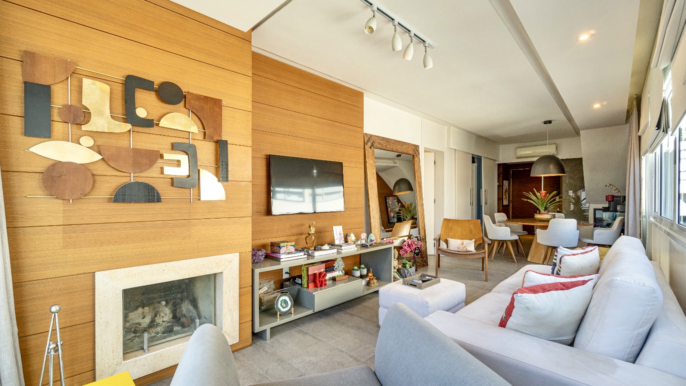 R$ 1.395.000 - BELA COBERTURA - 141M2 - 2 DORM - SU&Iacute;TE - JACUZZI - 2 VAGAS Rua Pedro Ivo Porto Alegre - 