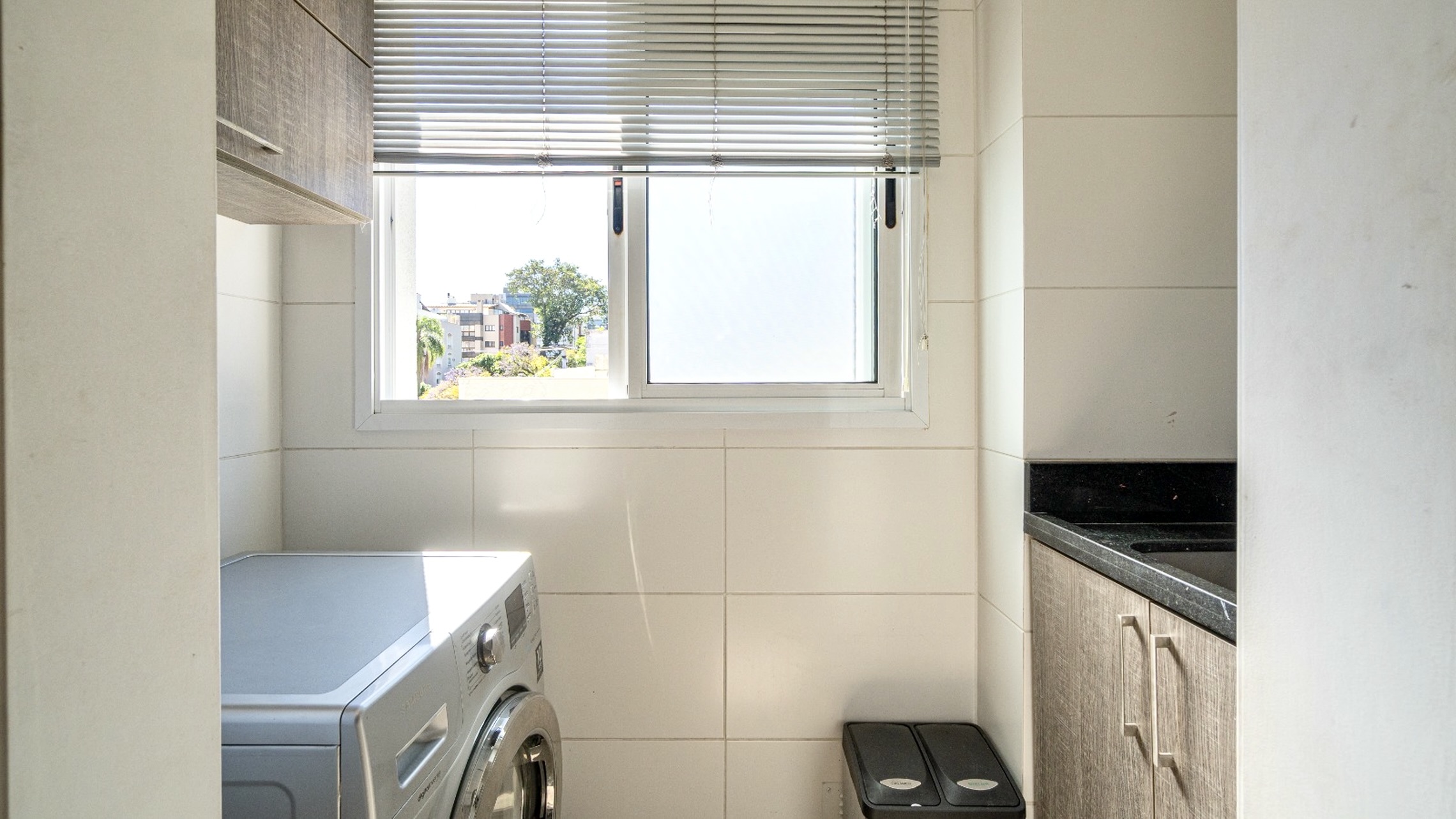 R$ 1.395.000 - BELA COBERTURA - 141M2 - 2 DORM - SU&Iacute;TE - JACUZZI - 2 VAGAS Rua Pedro Ivo Porto Alegre - 