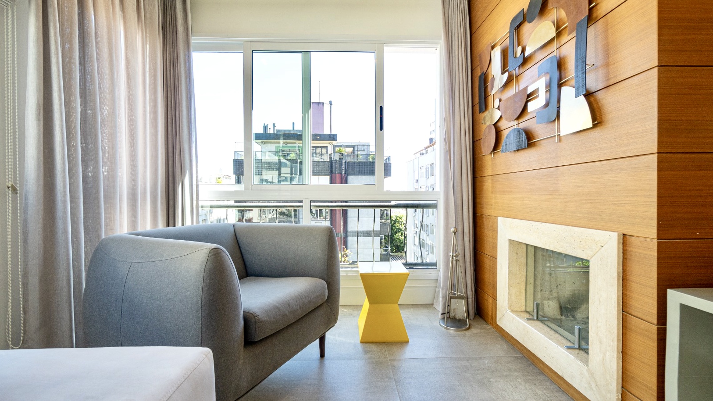 R$ 1.395.000 - BELA COBERTURA - 141M2 - 2 DORM - SU&Iacute;TE - JACUZZI - 2 VAGAS Rua Pedro Ivo Porto Alegre - 