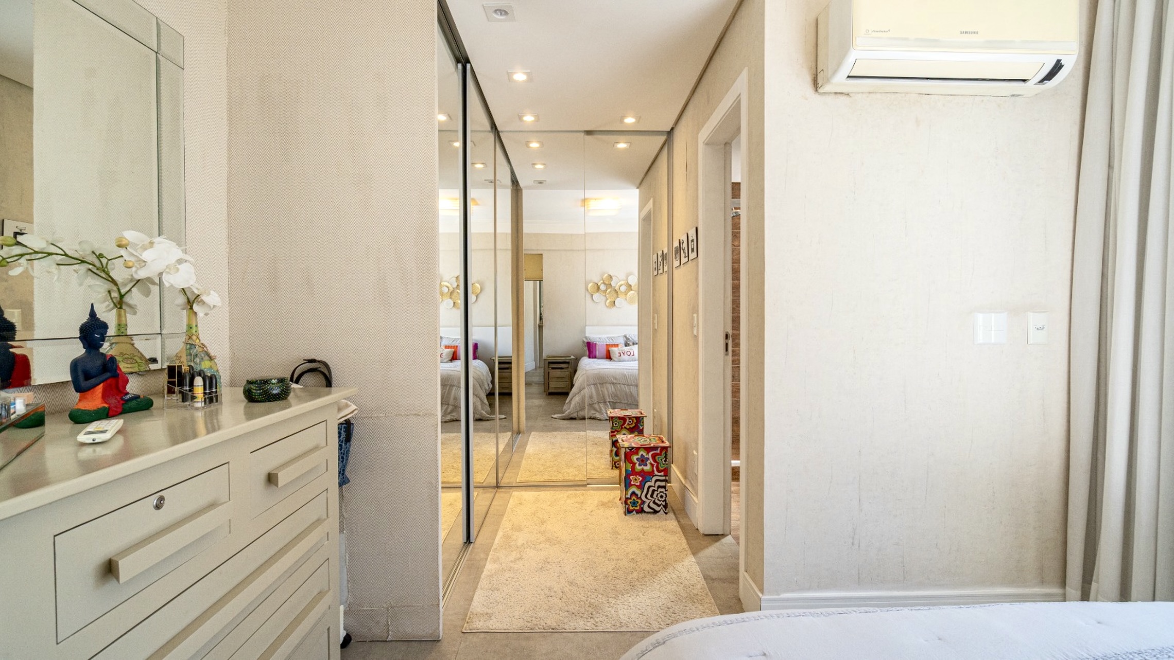 R$ 1.395.000 - BELA COBERTURA - 141M2 - 2 DORM - SU&Iacute;TE - JACUZZI - 2 VAGAS Rua Pedro Ivo Porto Alegre - 