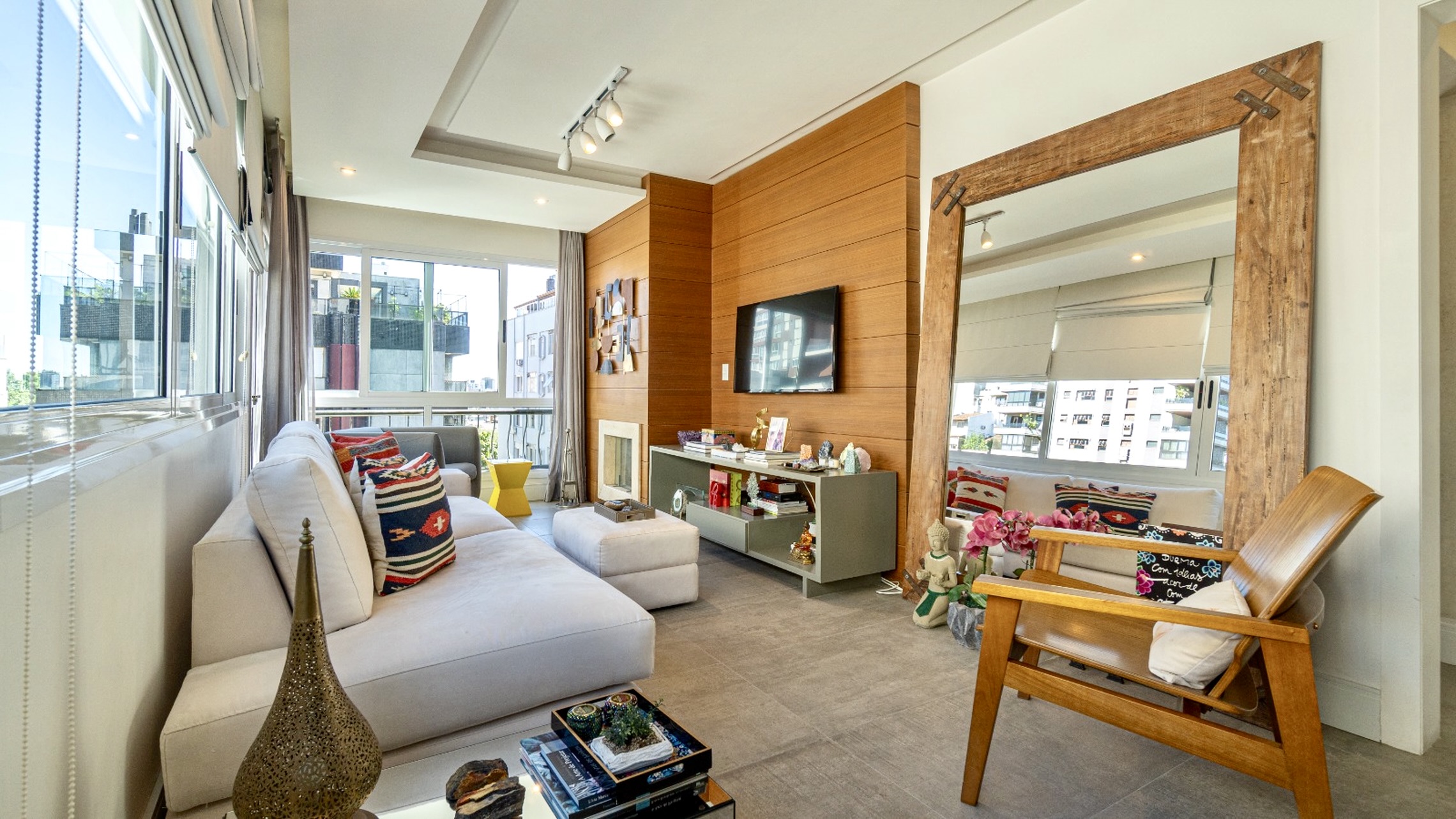 R$ 1.395.000 - BELA COBERTURA - 141M2 - 2 DORM - SU&Iacute;TE - JACUZZI - 2 VAGAS Rua Pedro Ivo Porto Alegre - 