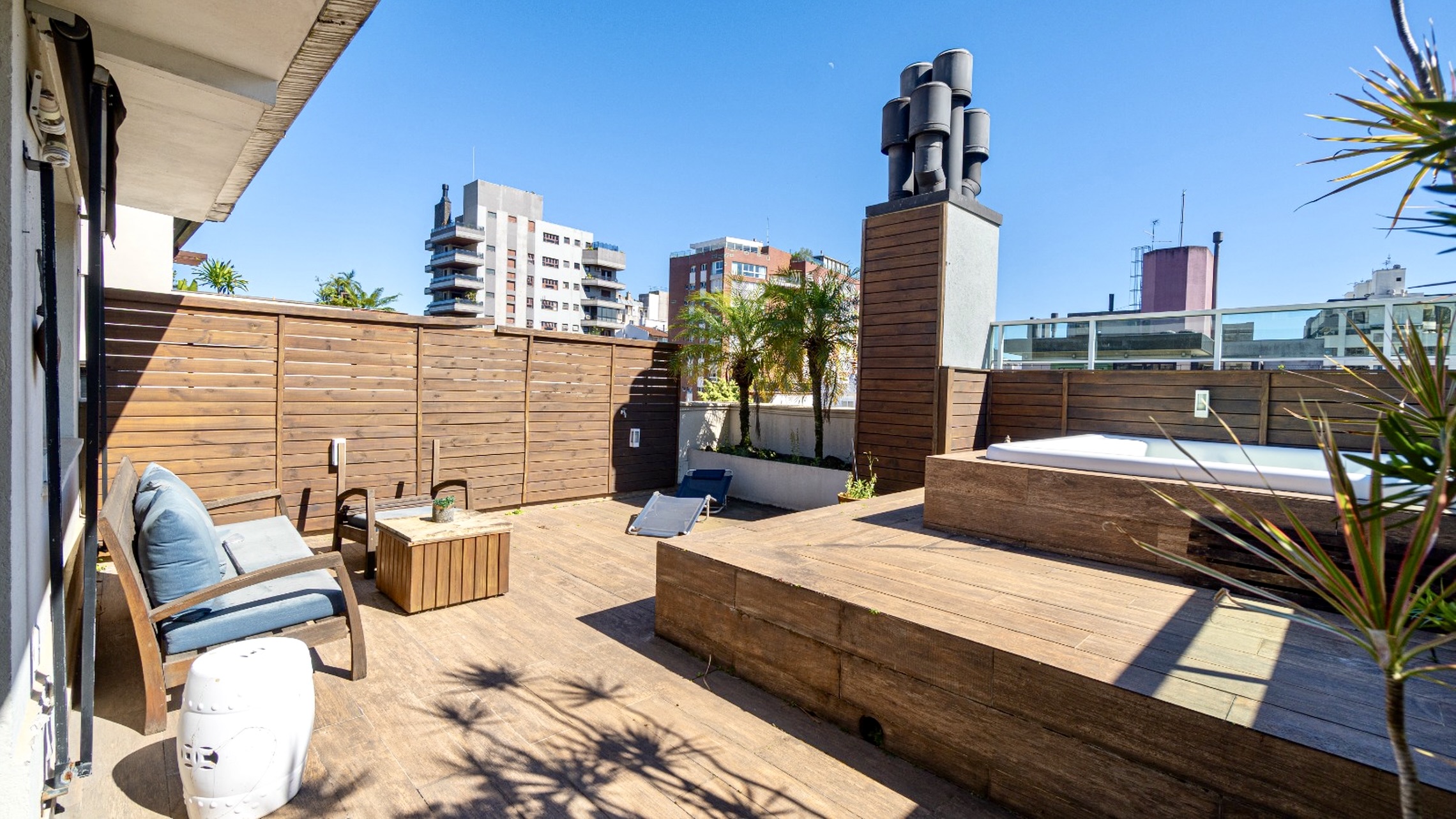 R$ 1.395.000 - BELA COBERTURA - 141M2 - 2 DORM - SU&Iacute;TE - JACUZZI - 2 VAGAS Rua Pedro Ivo Porto Alegre - 