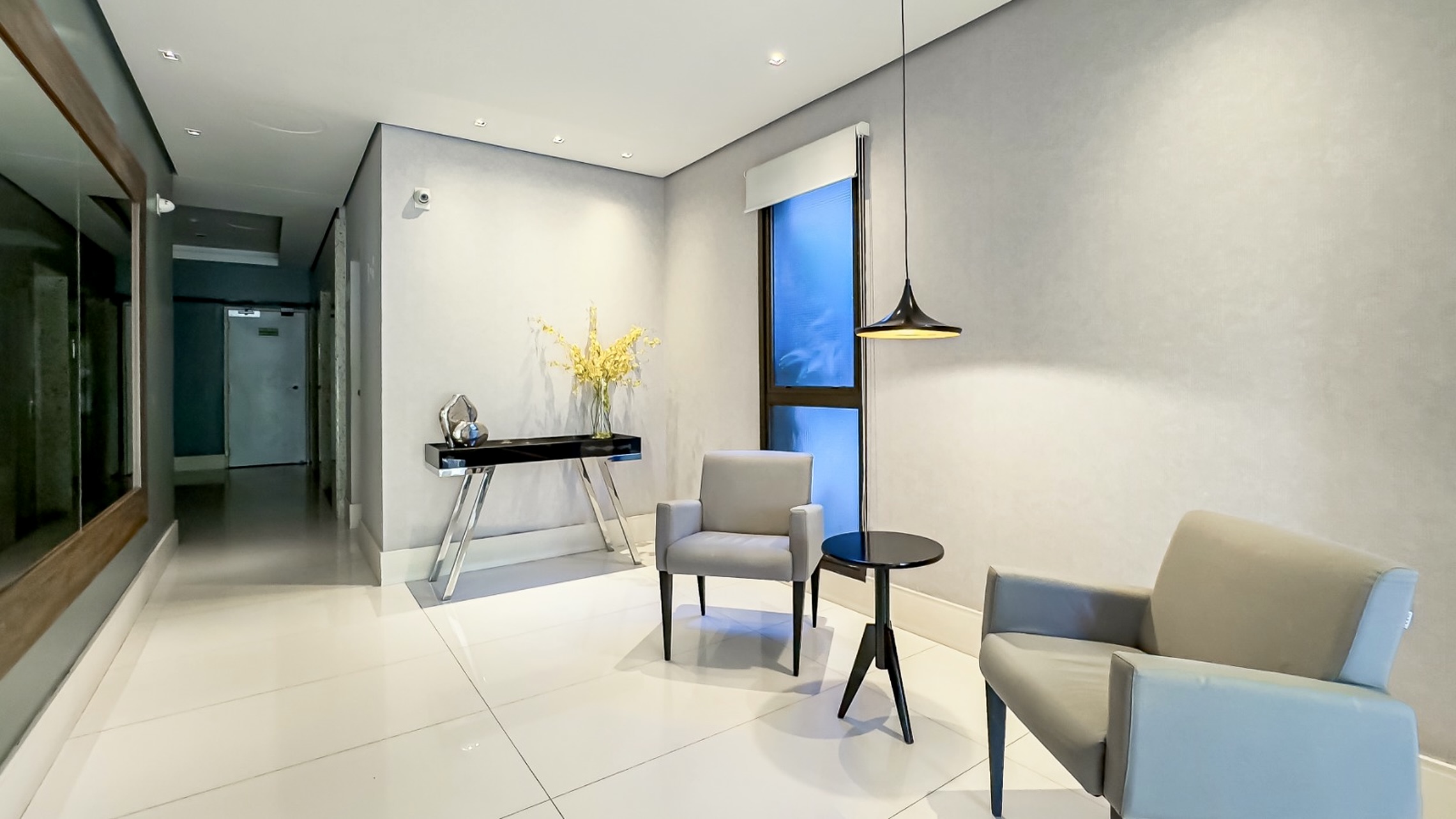 R$ 1.060.000 - MARAVILHOSO APARTAMENTO - MOBILIADO - 95M2 - 2 SU&Iacute;TES - VISTA - 2 VAGAS Rua Santos Neto Porto Alegre - 