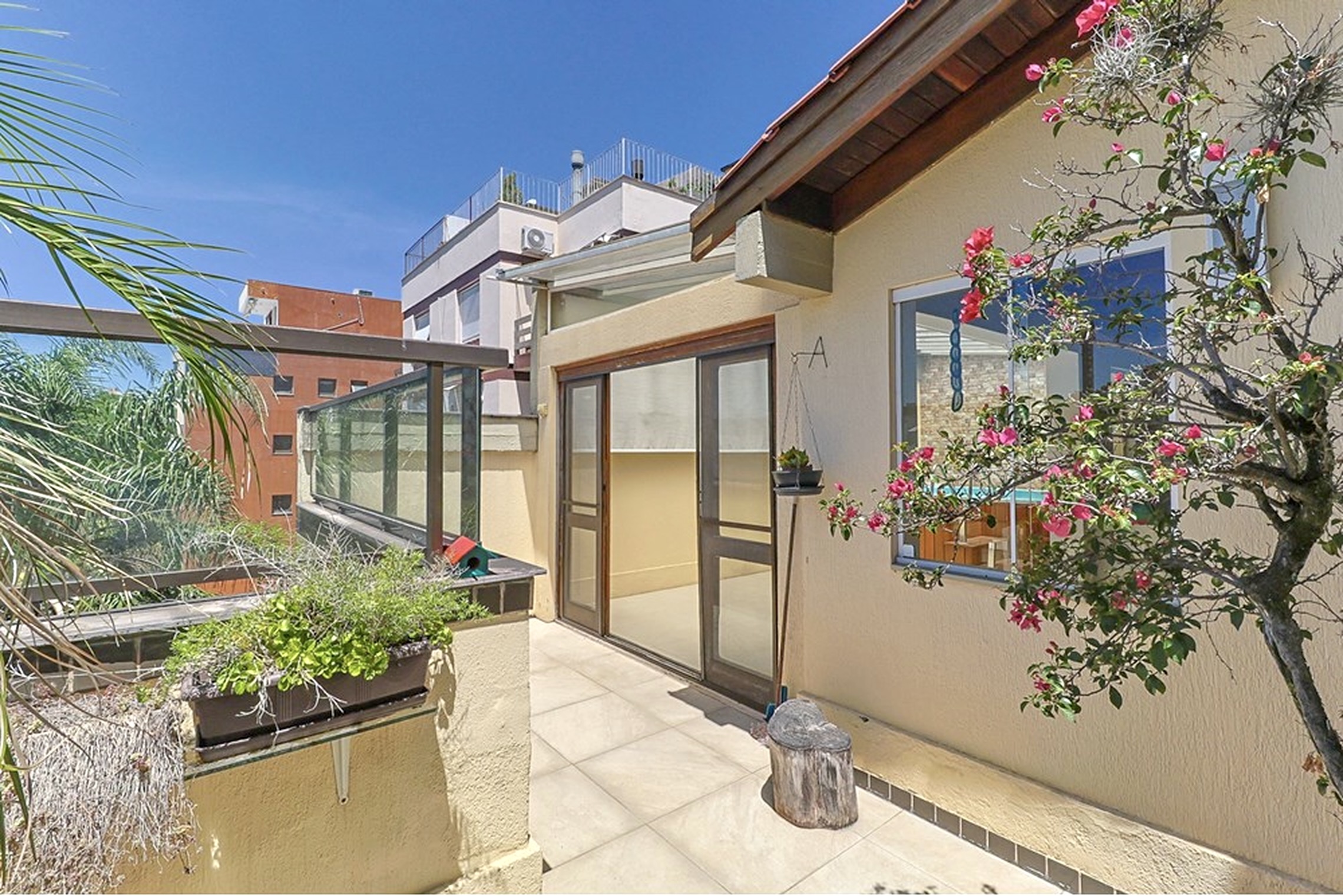 R$ 1.145.000 - COBERTURA DUPLEX - 150M2 - 3 DORM - 2 SU&Iacute;TES - VISTA - 2 VAGAS Rua Perpétua Teles Porto Alegre - 