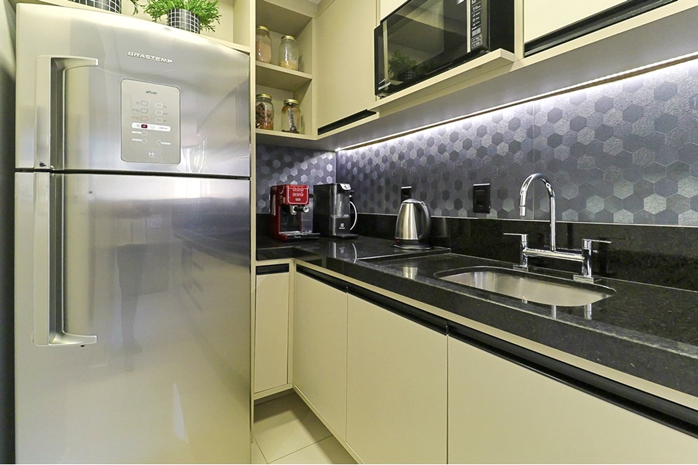 R$ 1.145.000 - COBERTURA DUPLEX - 150M2 - 3 DORM - 2 SU&Iacute;TES - VISTA - 2 VAGAS Rua Perpétua Teles Porto Alegre - 