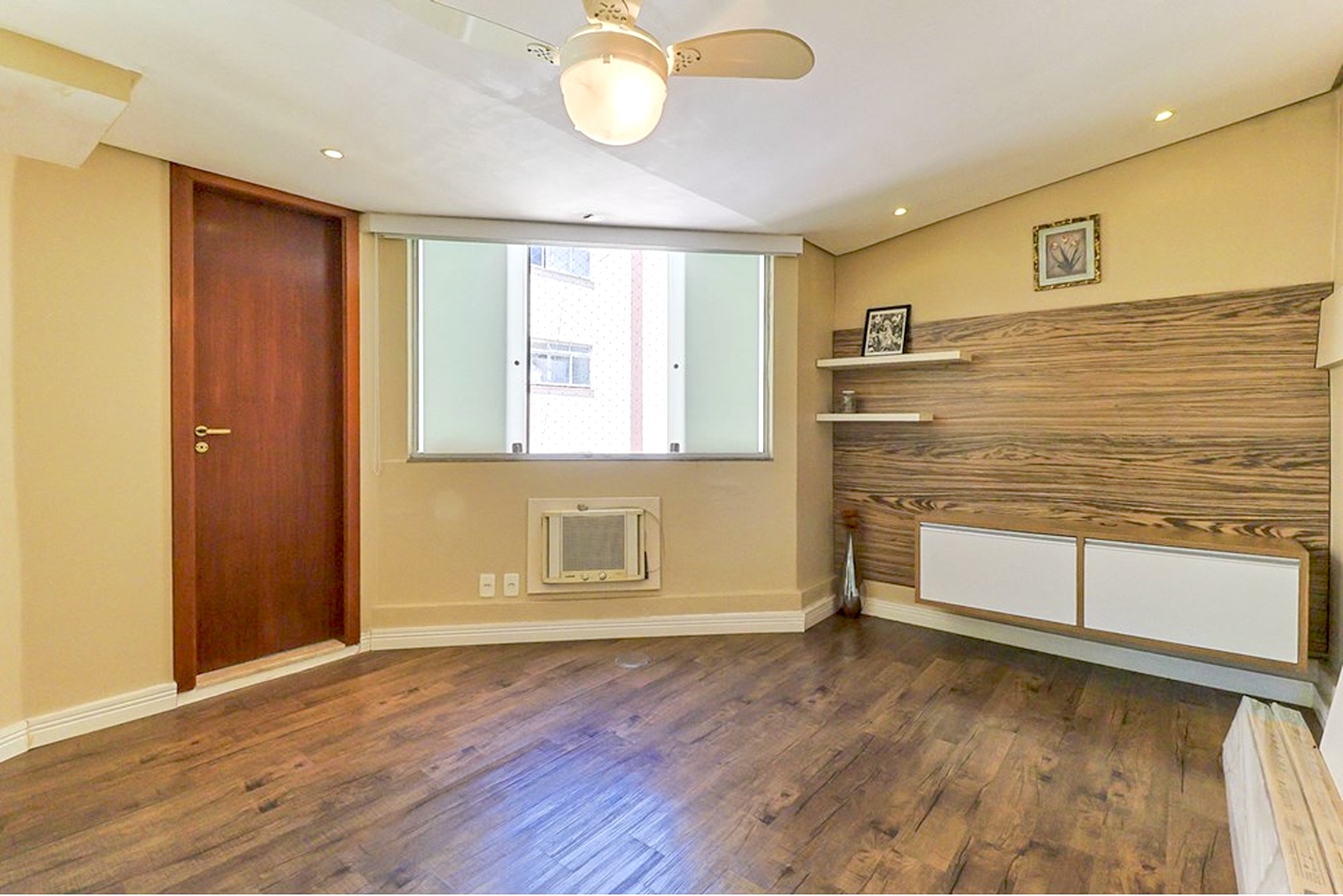 R$ 1.145.000 - COBERTURA DUPLEX - 150M2 - 3 DORM - 2 SU&Iacute;TES - VISTA - 2 VAGAS Rua Perpétua Teles Porto Alegre - 