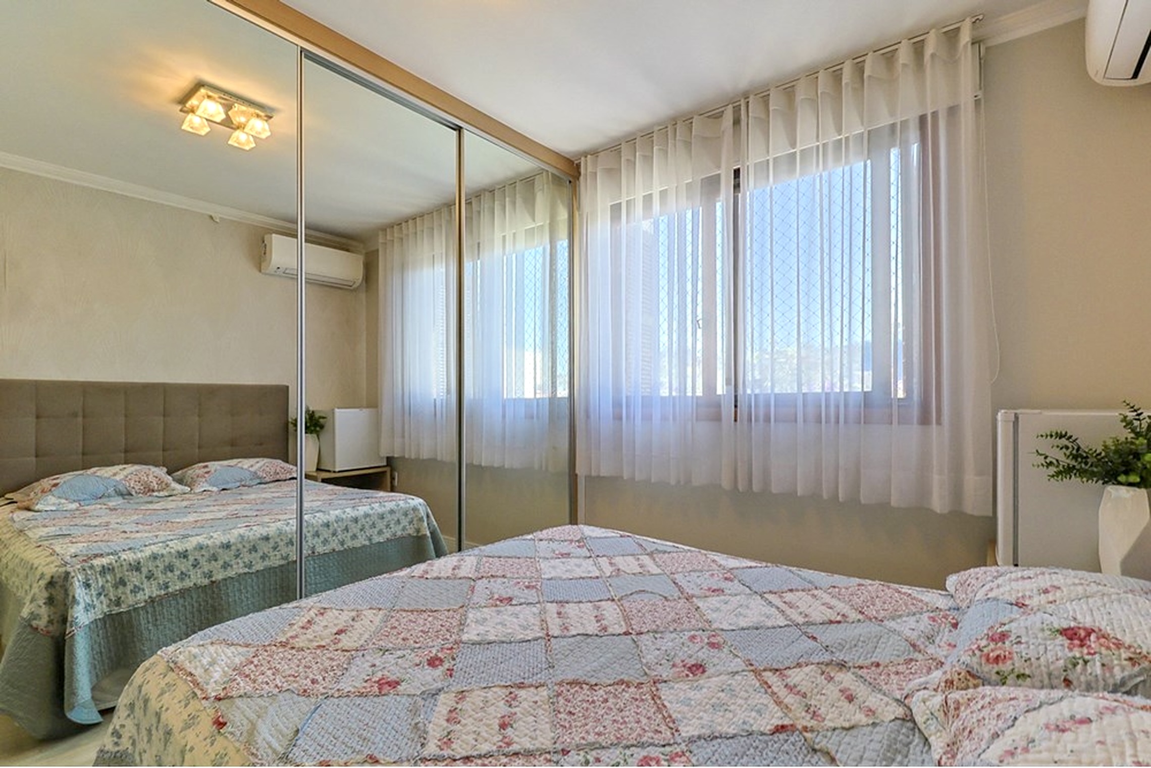 R$ 1.145.000 - COBERTURA DUPLEX - 150M2 - 3 DORM - 2 SU&Iacute;TES - VISTA - 2 VAGAS Rua Perpétua Teles Porto Alegre - 