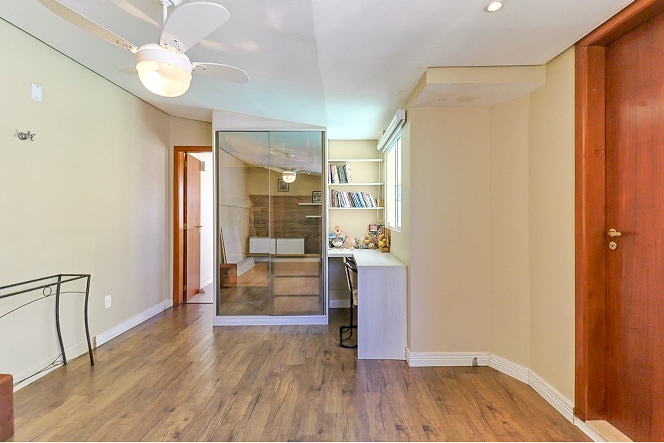 R$ 1.145.000 - COBERTURA DUPLEX - 150M2 - 3 DORM - 2 SU&Iacute;TES - VISTA - 2 VAGAS Rua Perpétua Teles Porto Alegre - 