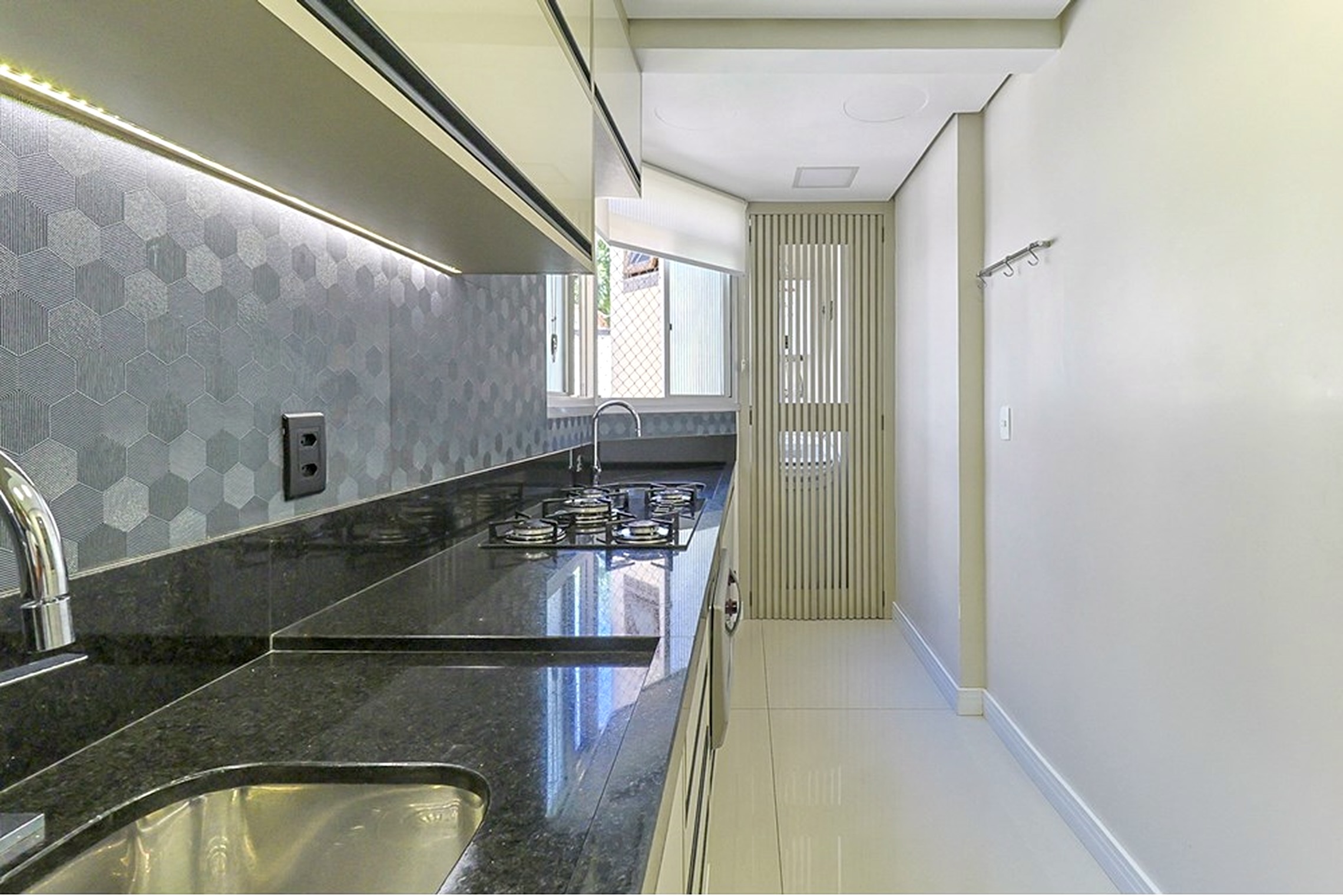 R$ 1.145.000 - COBERTURA DUPLEX - 150M2 - 3 DORM - 2 SU&Iacute;TES - VISTA - 2 VAGAS Rua Perpétua Teles Porto Alegre - 