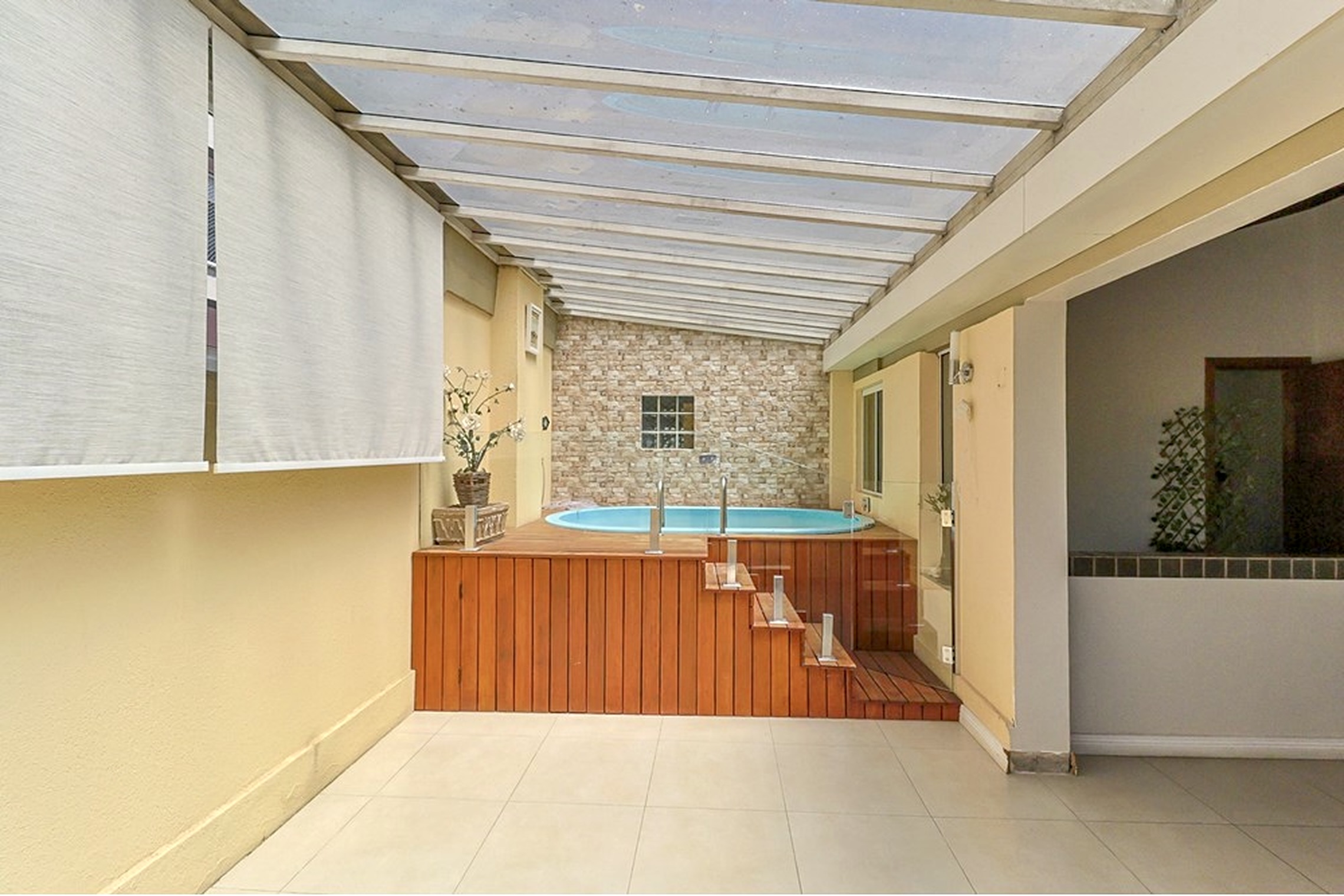 R$ 1.145.000 - COBERTURA DUPLEX - 150M2 - 3 DORM - 2 SU&Iacute;TES - VISTA - 2 VAGAS Rua Perpétua Teles Porto Alegre - 