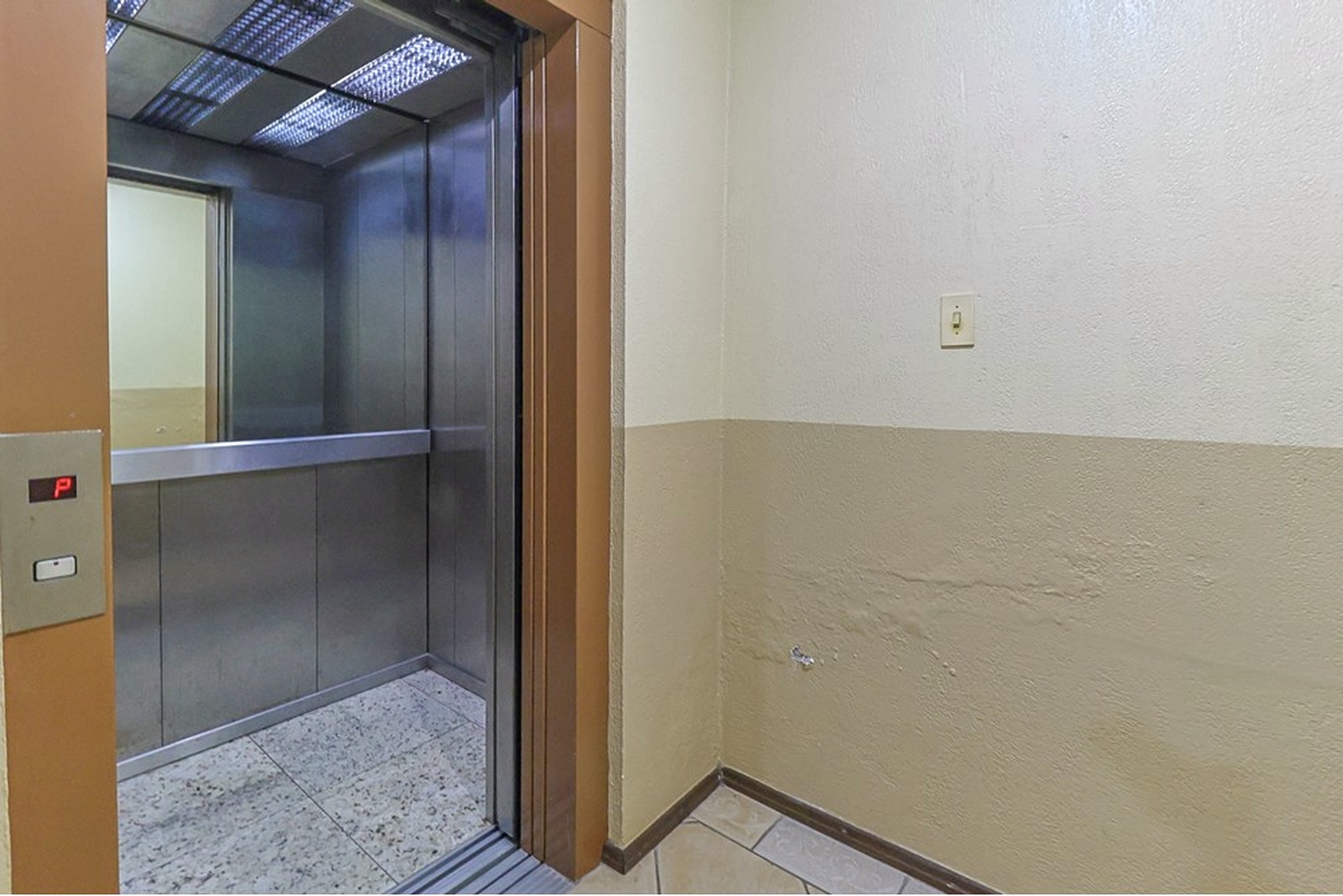 R$ 1.145.000 - COBERTURA DUPLEX - 150M2 - 3 DORM - 2 SU&Iacute;TES - VISTA - 2 VAGAS Rua Perpétua Teles Porto Alegre - 