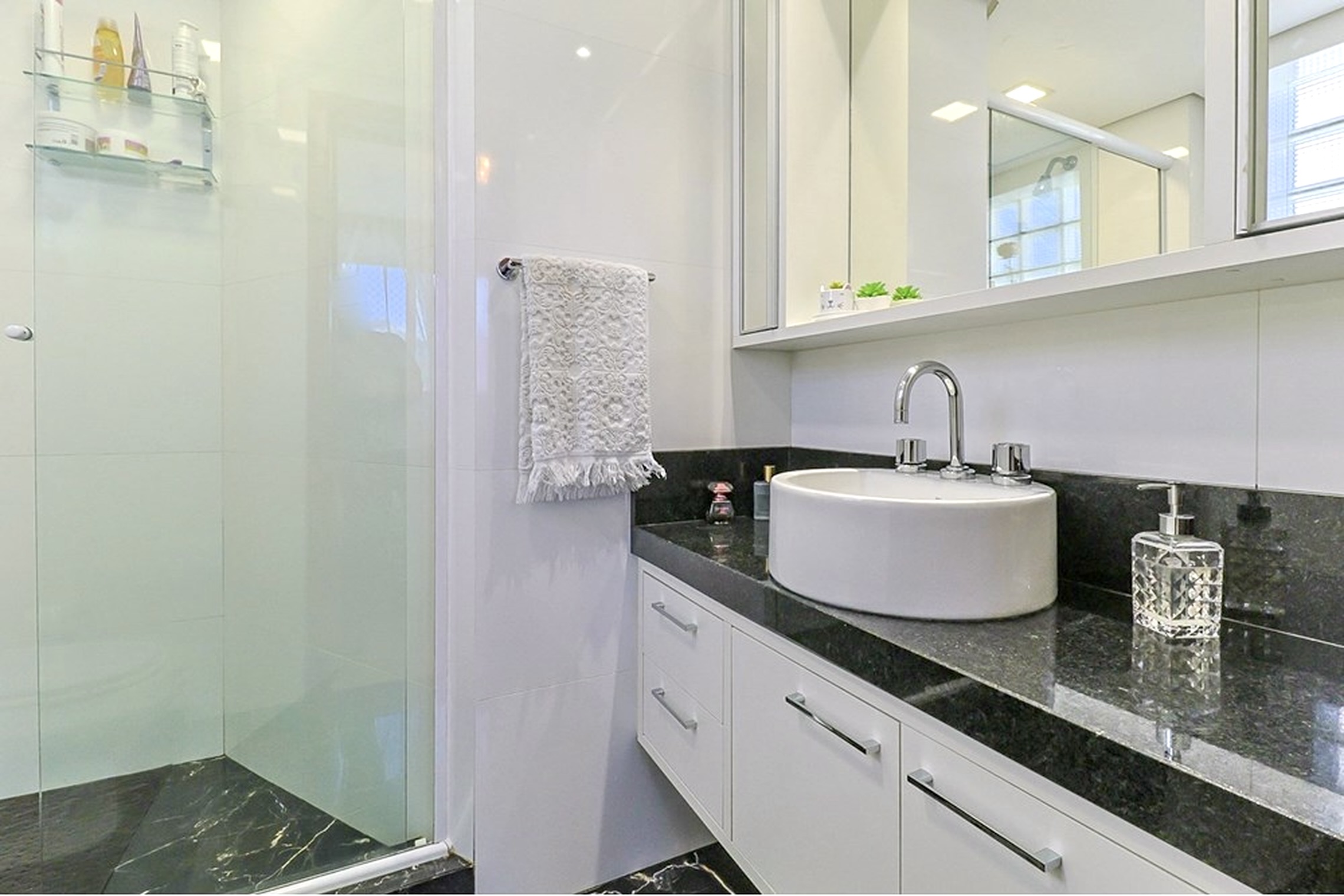 R$ 1.145.000 - COBERTURA DUPLEX - 150M2 - 3 DORM - 2 SU&Iacute;TES - VISTA - 2 VAGAS Rua Perpétua Teles Porto Alegre - 