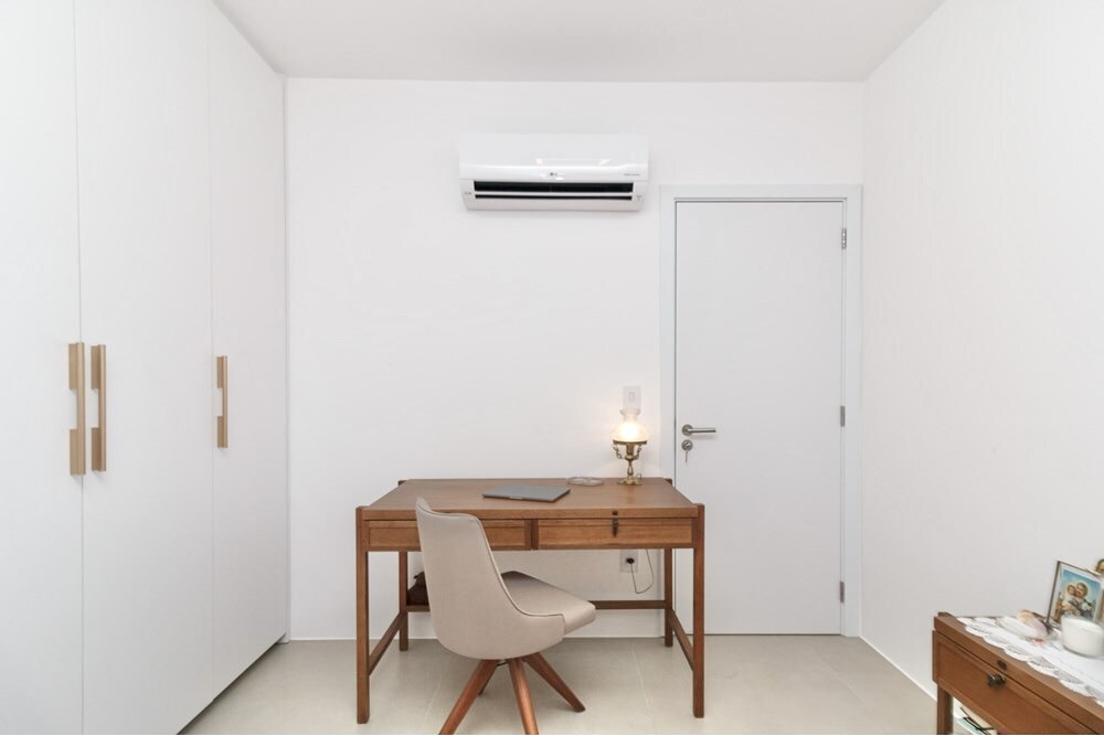 R$ 730.000 - LINDO APARTAMENTO - MOBILIADO - 58M2 - 2 DORM - SU&Iacute;TE - 2 VAGAS Rua Honório Silveira Dias Porto Alegre - 