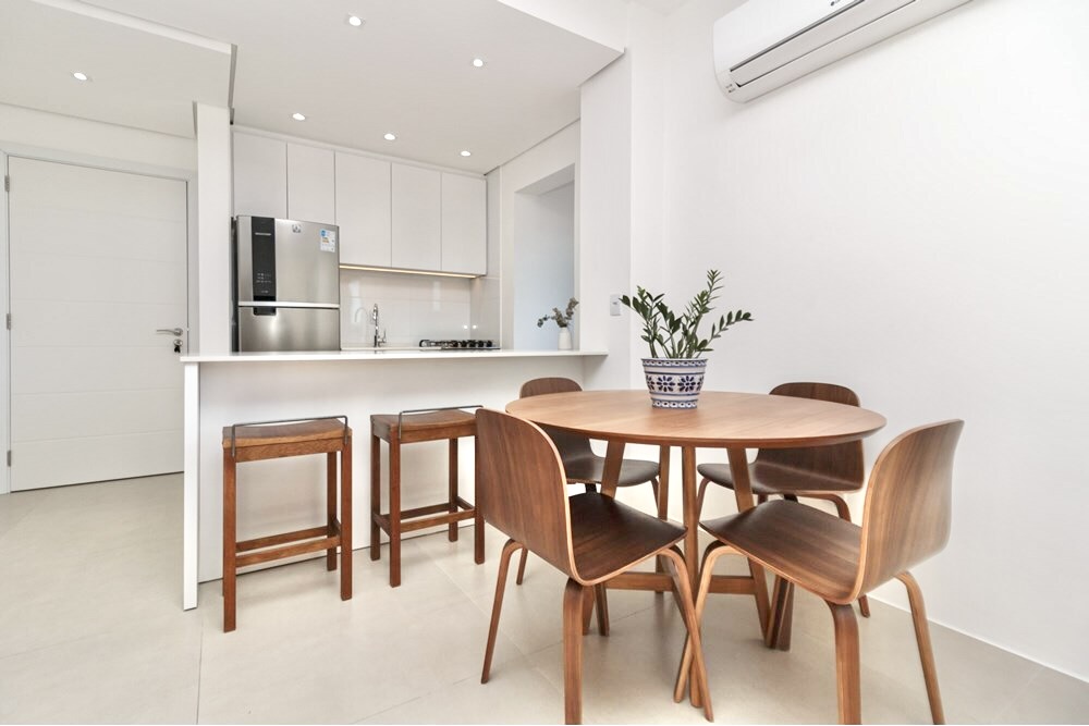 R$ 730.000 - LINDO APARTAMENTO - MOBILIADO - 58M2 - 2 DORM - SU&Iacute;TE - 2 VAGAS Rua Honório Silveira Dias Porto Alegre - 