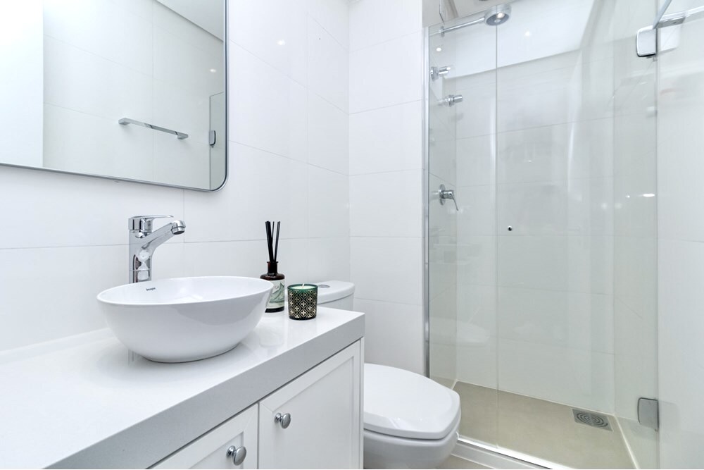 R$ 730.000 - LINDO APARTAMENTO - MOBILIADO - 58M2 - 2 DORM - SU&Iacute;TE - 2 VAGAS Rua Honório Silveira Dias Porto Alegre - 