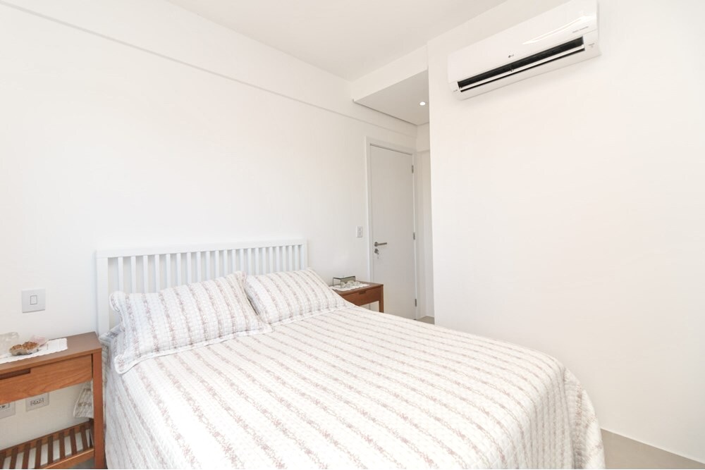 R$ 730.000 - LINDO APARTAMENTO - MOBILIADO - 58M2 - 2 DORM - SU&Iacute;TE - 2 VAGAS Rua Honório Silveira Dias Porto Alegre - 