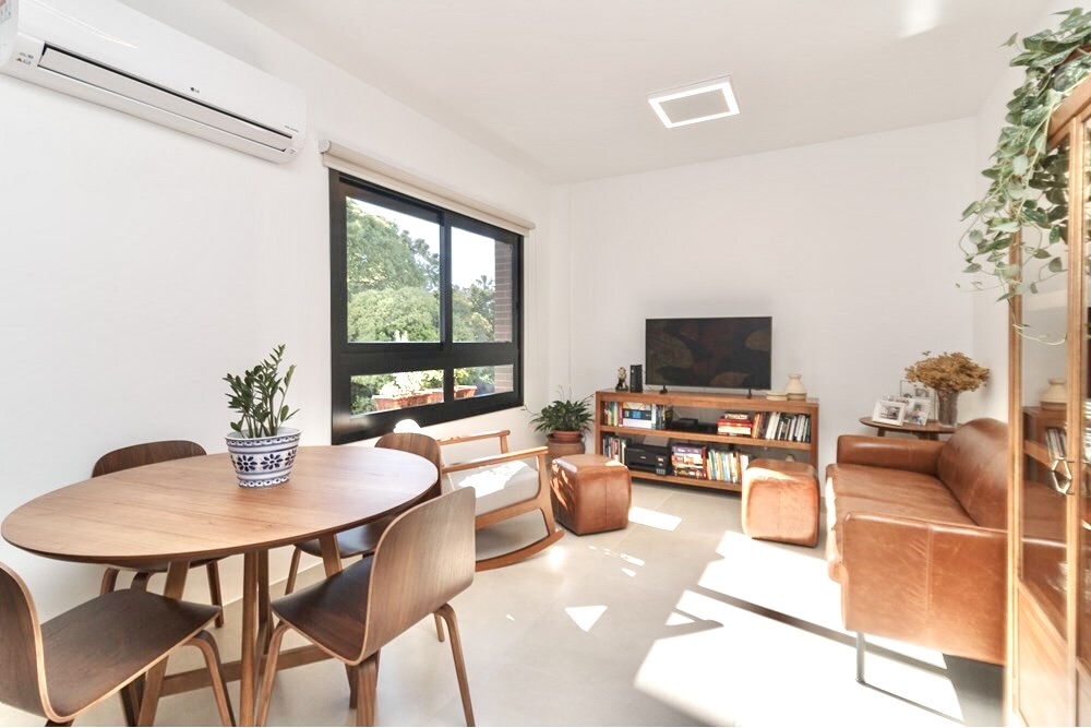 R$ 730.000 - LINDO APARTAMENTO - MOBILIADO - 58M2 - 2 DORM - SU&Iacute;TE - 2 VAGAS Rua Honório Silveira Dias Porto Alegre - 