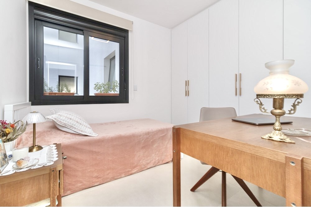 R$ 730.000 - LINDO APARTAMENTO - MOBILIADO - 58M2 - 2 DORM - SU&Iacute;TE - 2 VAGAS Rua Honório Silveira Dias Porto Alegre - 