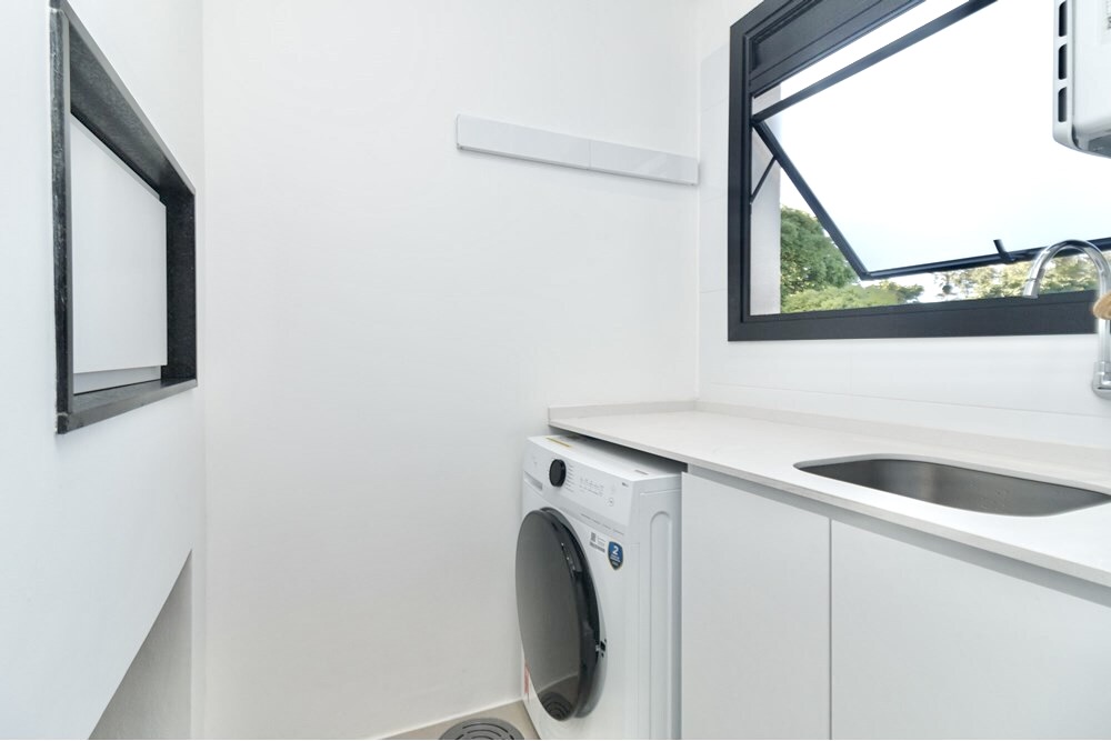 R$ 730.000 - LINDO APARTAMENTO - MOBILIADO - 58M2 - 2 DORM - SU&Iacute;TE - 2 VAGAS Rua Honório Silveira Dias Porto Alegre - 