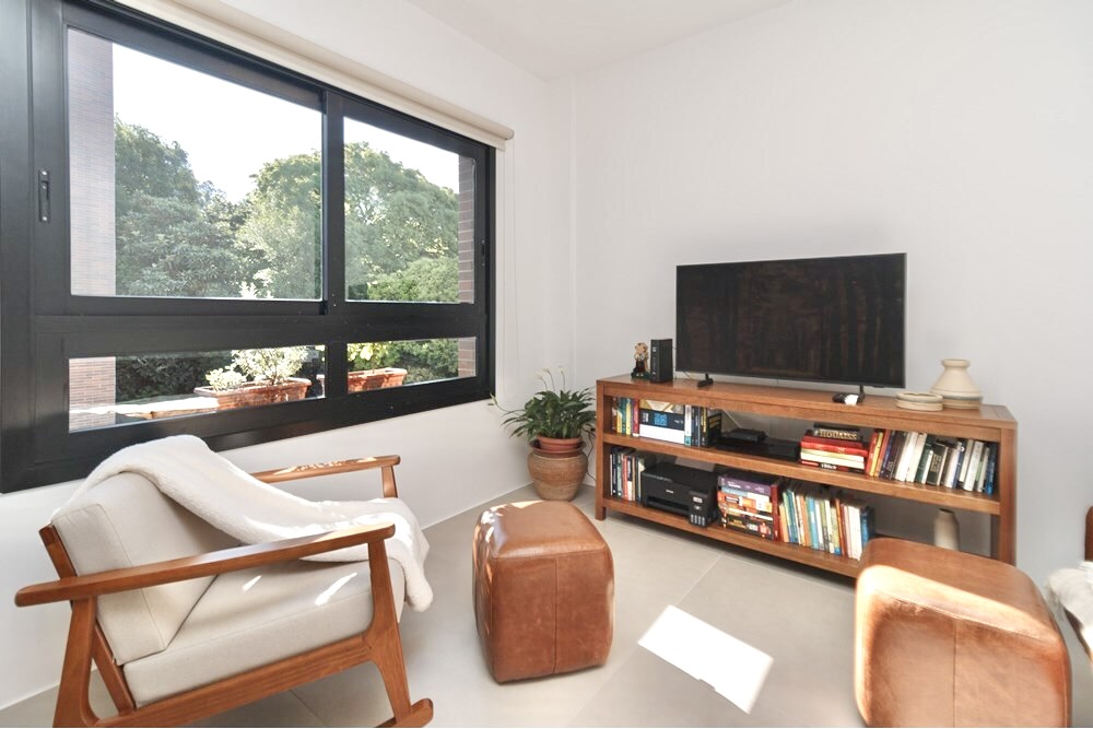 R$ 730.000 - LINDO APARTAMENTO - MOBILIADO - 58M2 - 2 DORM - SU&Iacute;TE - 2 VAGAS Rua Honório Silveira Dias Porto Alegre - 