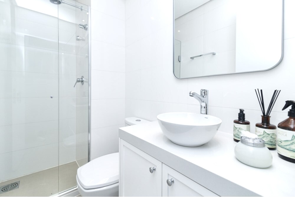 R$ 730.000 - LINDO APARTAMENTO - MOBILIADO - 58M2 - 2 DORM - SU&Iacute;TE - 2 VAGAS Rua Honório Silveira Dias Porto Alegre - 