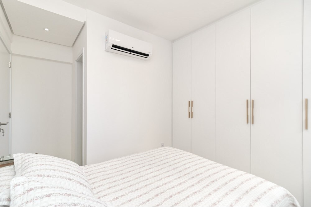 R$ 730.000 - LINDO APARTAMENTO - MOBILIADO - 58M2 - 2 DORM - SU&Iacute;TE - 2 VAGAS Rua Honório Silveira Dias Porto Alegre - 