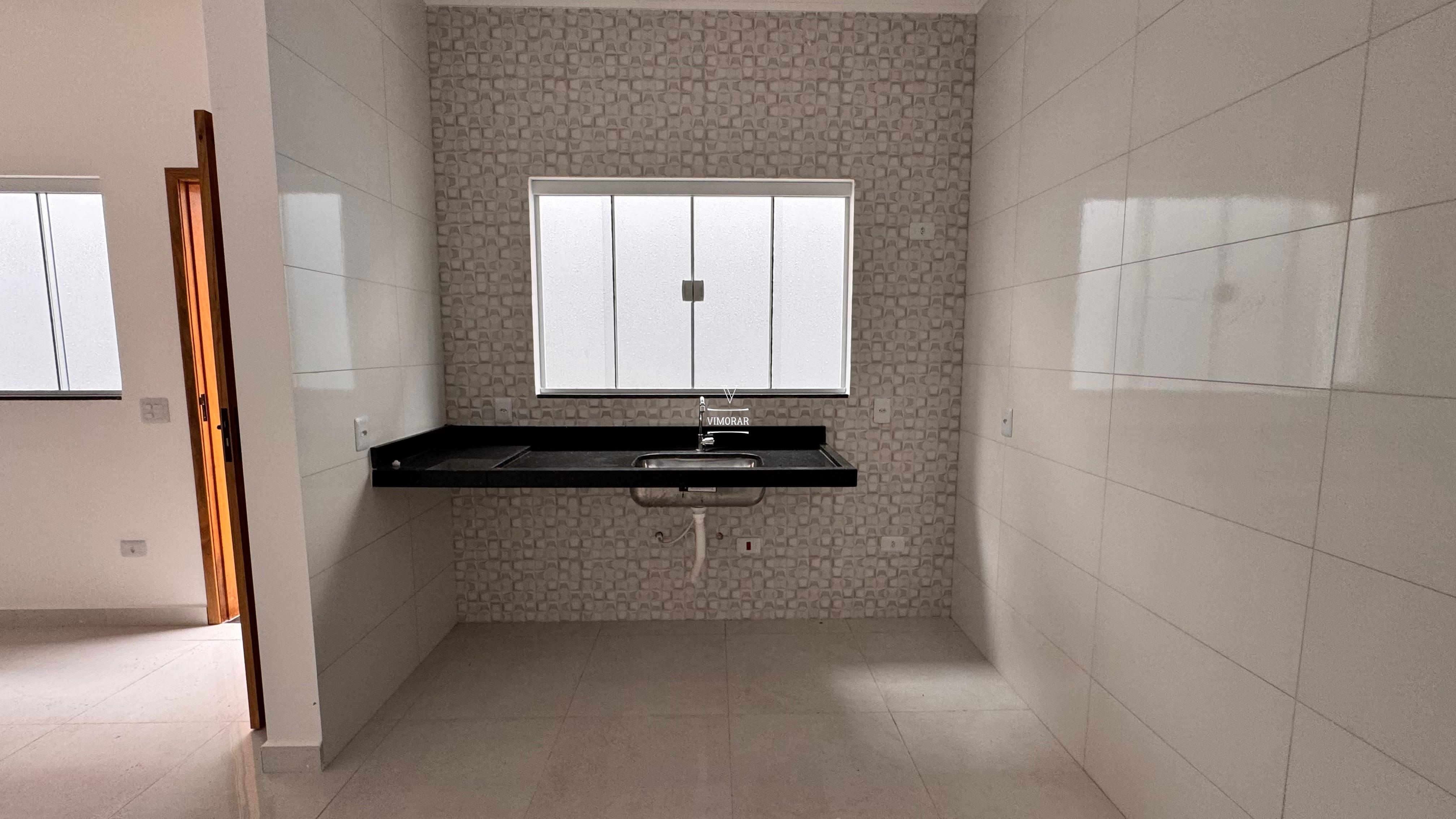 Casa 3 dormit&oacute;rios sendo 1 su&iacute;te + 2 vagas de garagem  Itaquaquecetuba - 