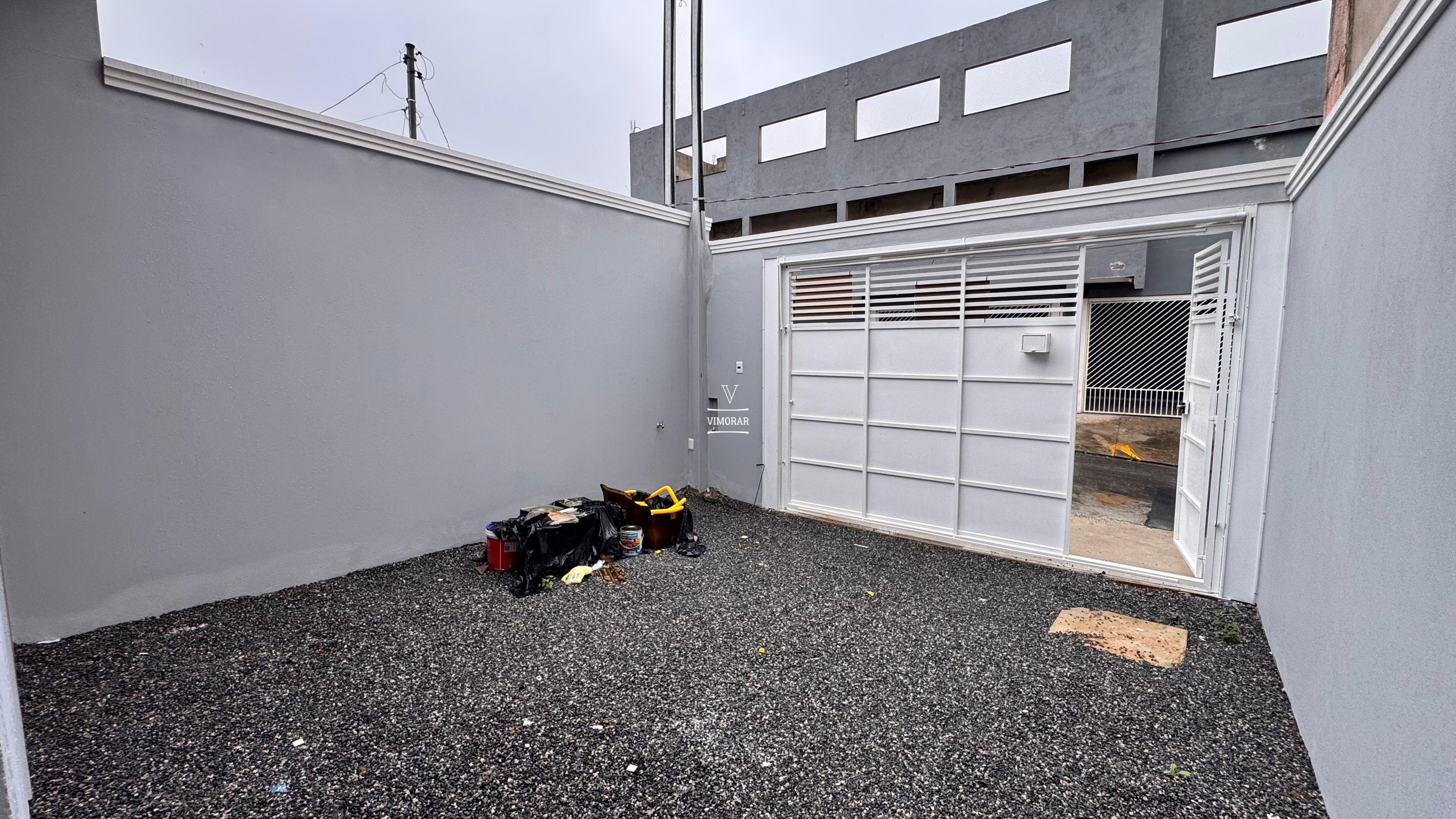 Casa 3 dormit&oacute;rios sendo 1 su&iacute;te + 2 vagas de garagem  Itaquaquecetuba - 