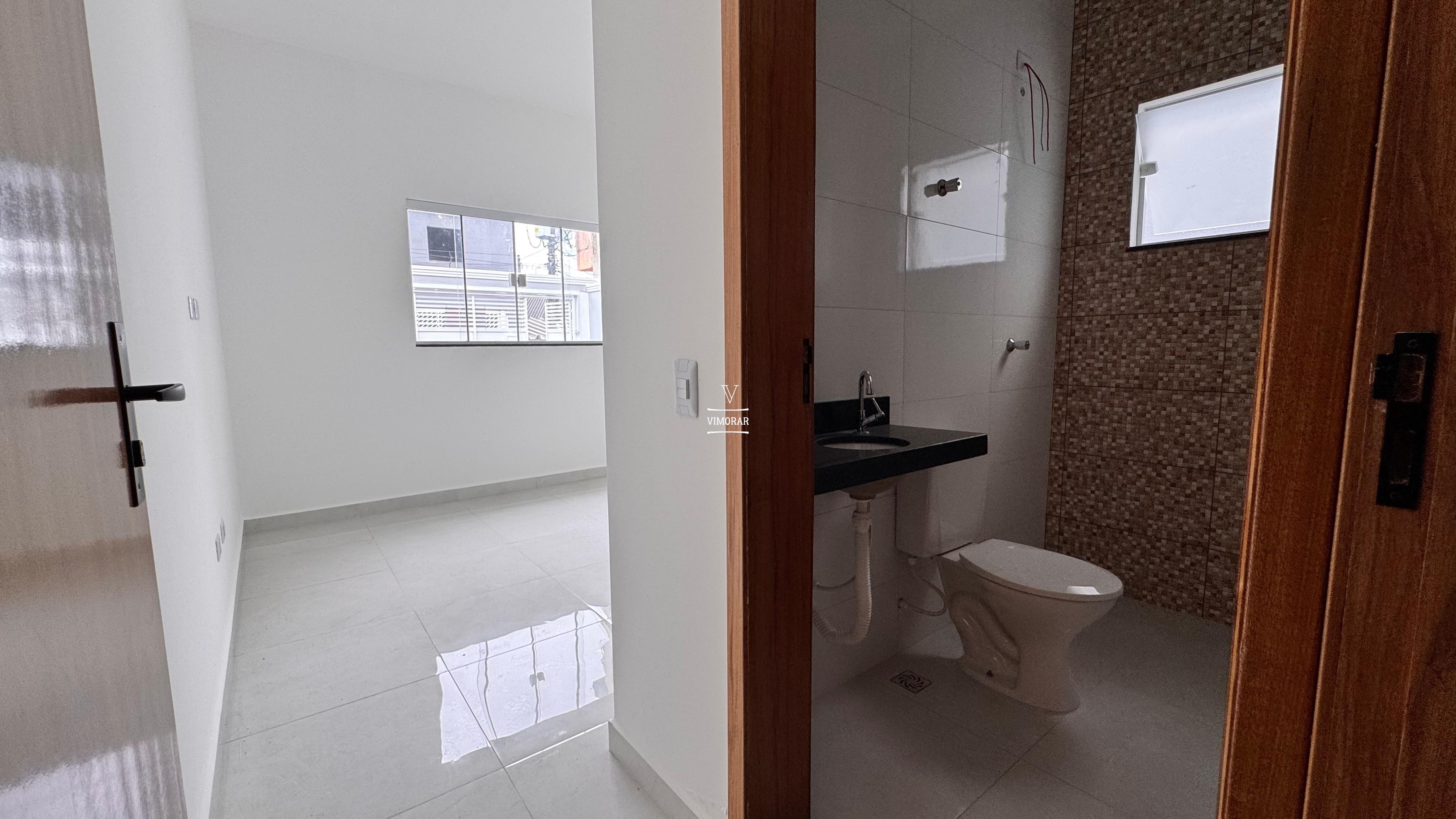 Casa 3 dormit&oacute;rios sendo 1 su&iacute;te + 2 vagas de garagem  Itaquaquecetuba - 