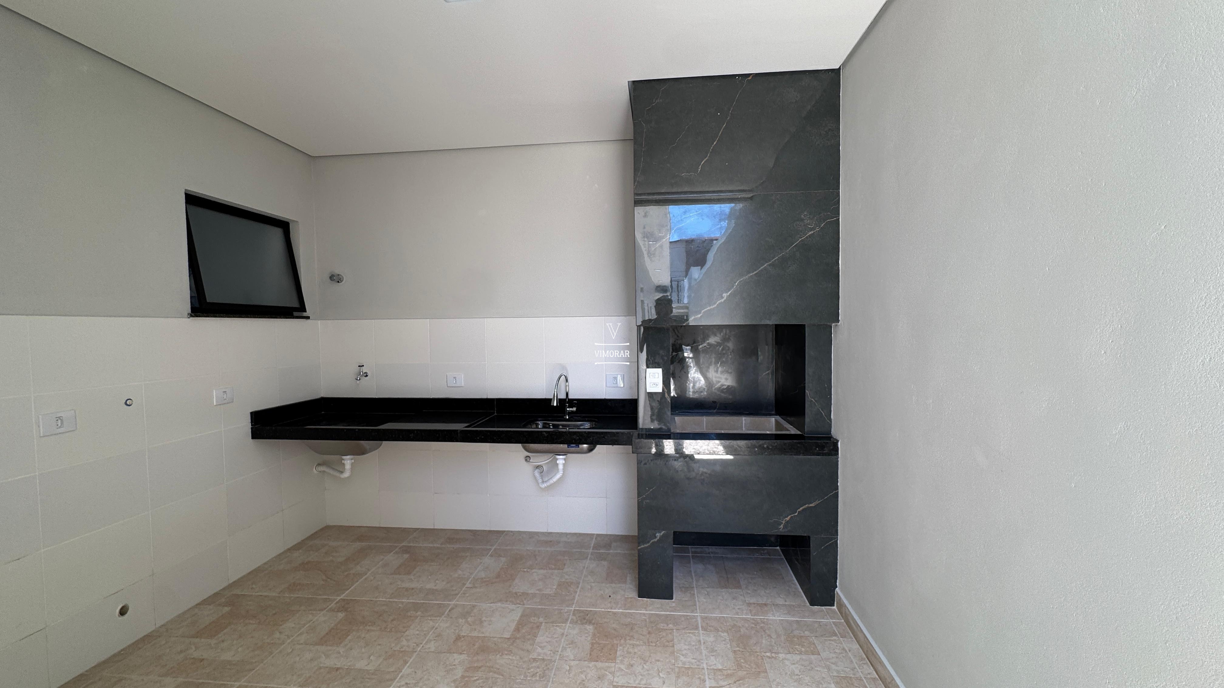 Casa 2 dormit&oacute;rios sendo 1 su&iacute;te + 2 vagas de garagem  Guarulhos - 