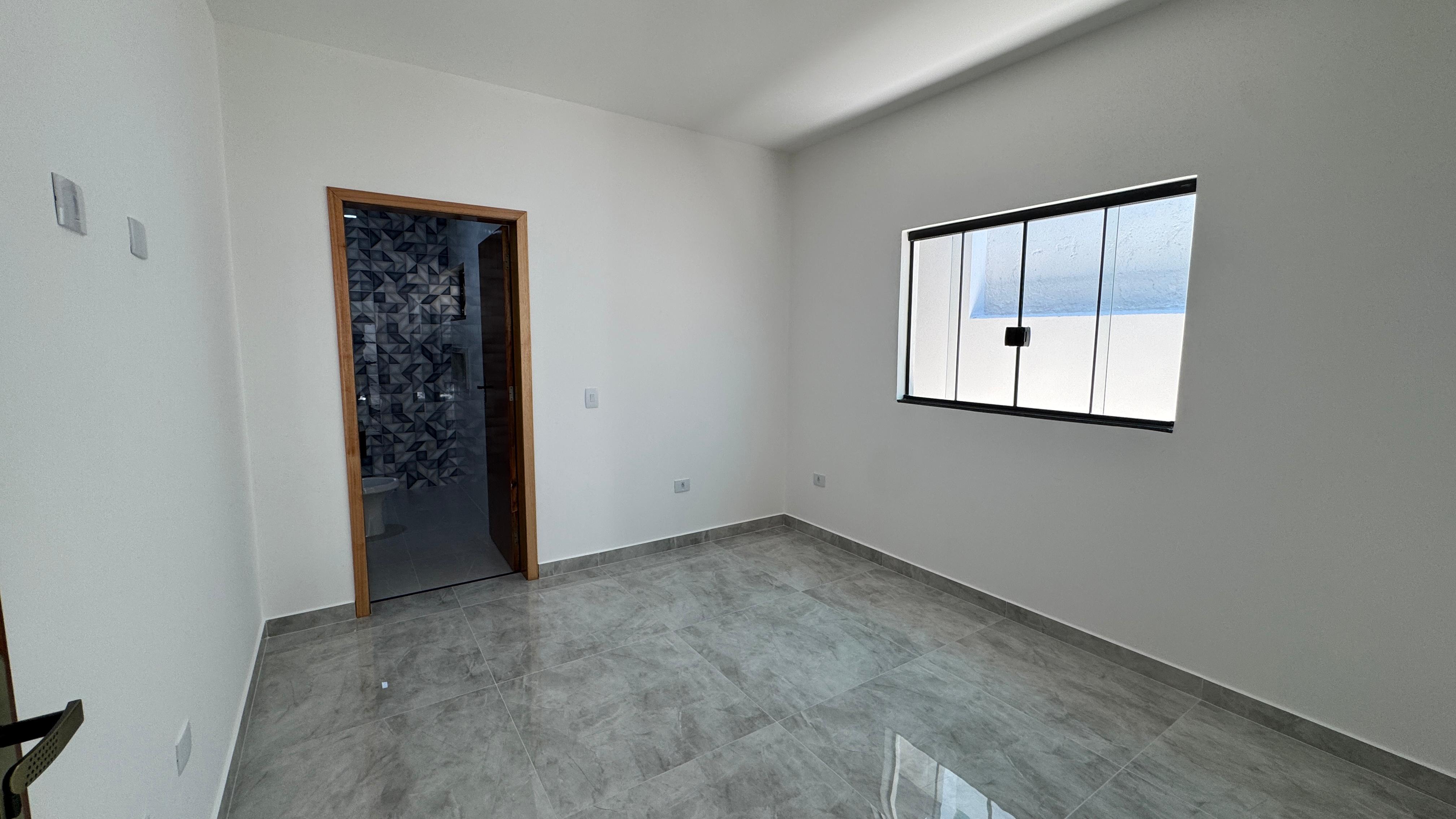 Casa 2 dormit&oacute;rios sendo 1 su&iacute;te + 2 vagas de garagem  Guarulhos - 