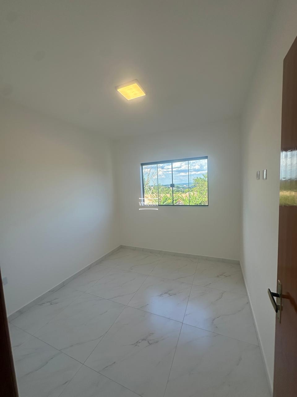 Sobrado 3 dormit&oacute;rios sendo 1 su&iacute;te + 2 vagas de garagem  Itaquaquecetuba - 