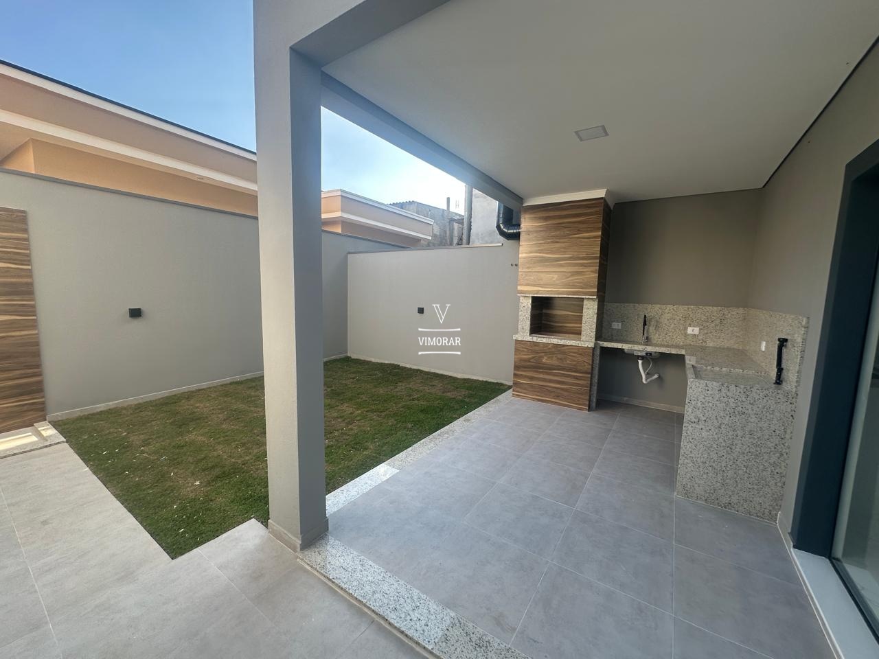 Sobrado 3 dormit&oacute;rios sendo 1 su&iacute;te + 2 vagas de garagem  Itaquaquecetuba - 