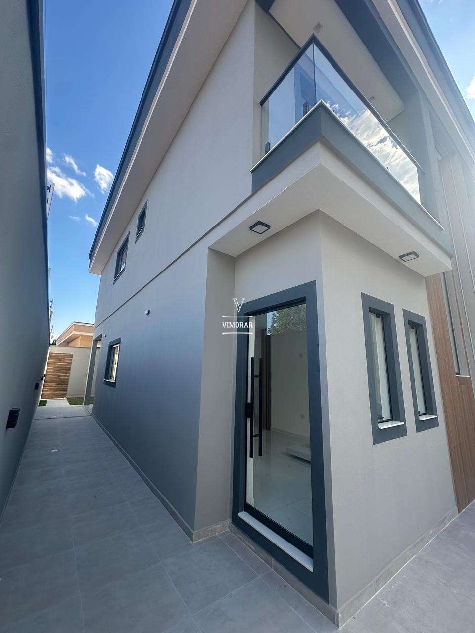 Sobrado 3 dormit&oacute;rios sendo 1 su&iacute;te + 2 vagas de garagem  Itaquaquecetuba - 