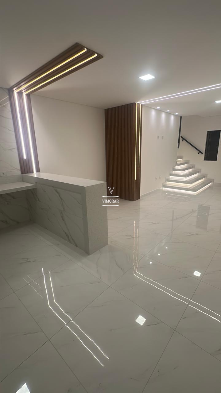 Sobrado 3 dormit&oacute;rios sendo 1 su&iacute;te + 2 vagas de garagem  Itaquaquecetuba - 