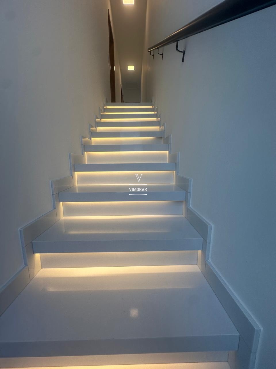 Sobrado 3 dormit&oacute;rios sendo 1 su&iacute;te + 2 vagas de garagem  Itaquaquecetuba - 