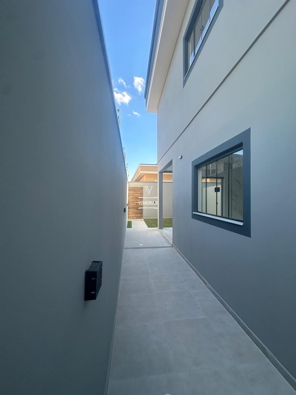 Sobrado 3 dormit&oacute;rios sendo 1 su&iacute;te + 2 vagas de garagem  Itaquaquecetuba - 